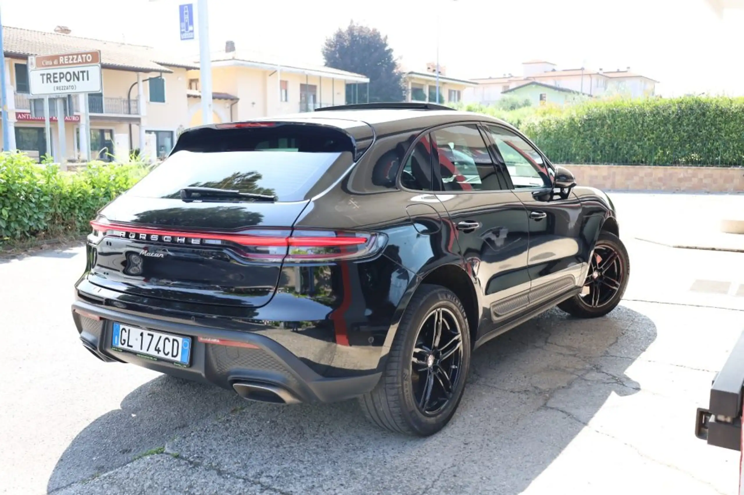 Porsche - Macan