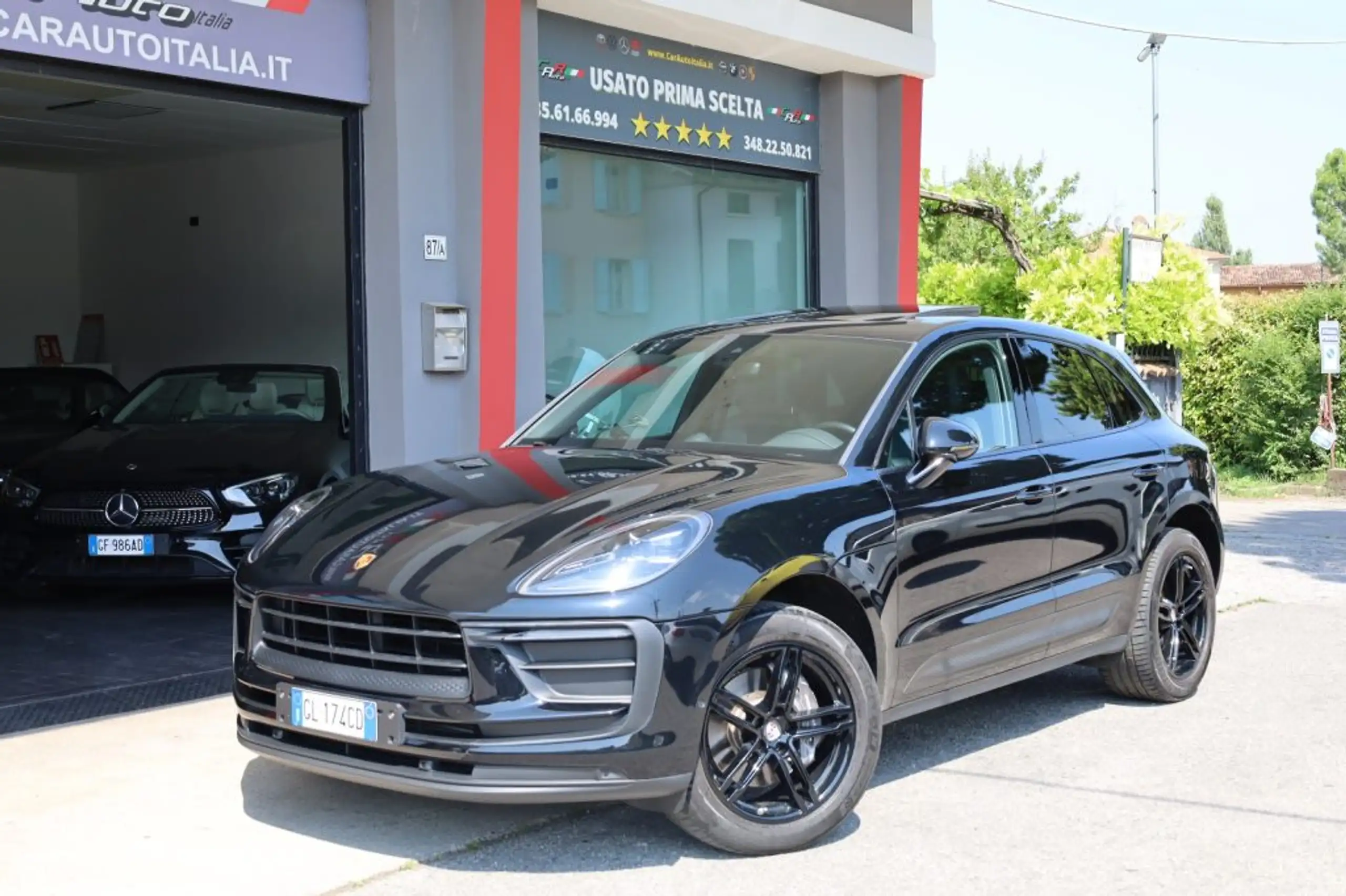 Porsche - Macan