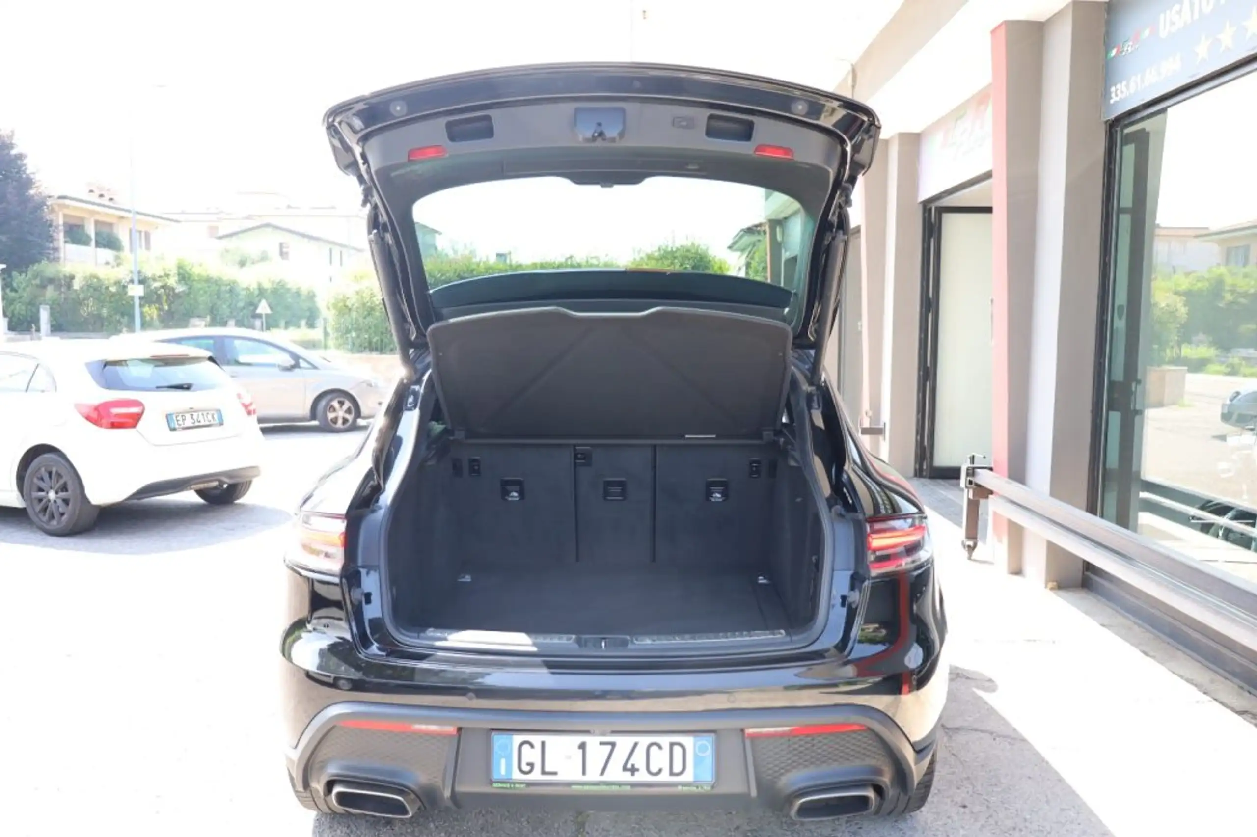 Porsche - Macan