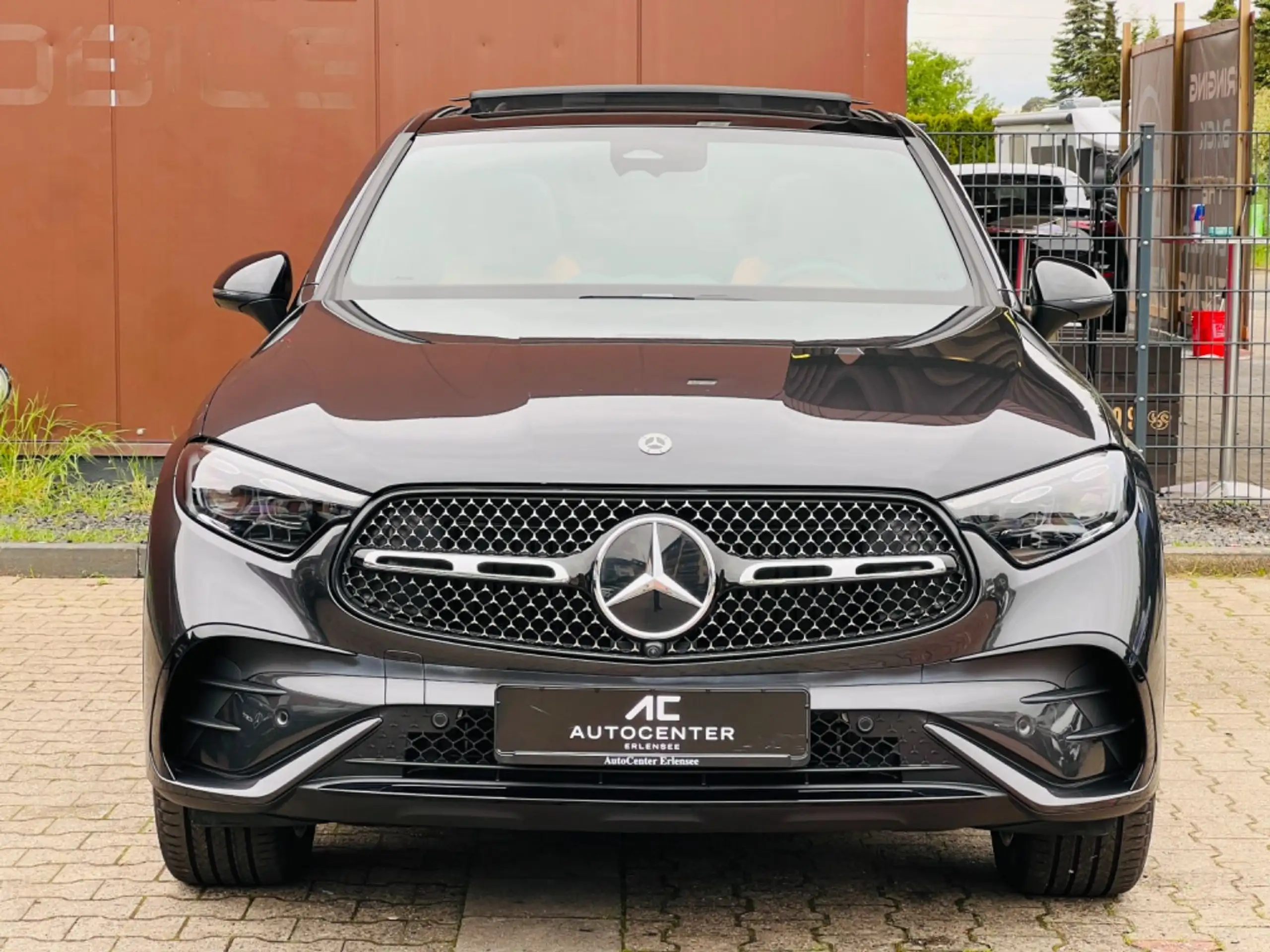 Mercedes-Benz - GLC 200