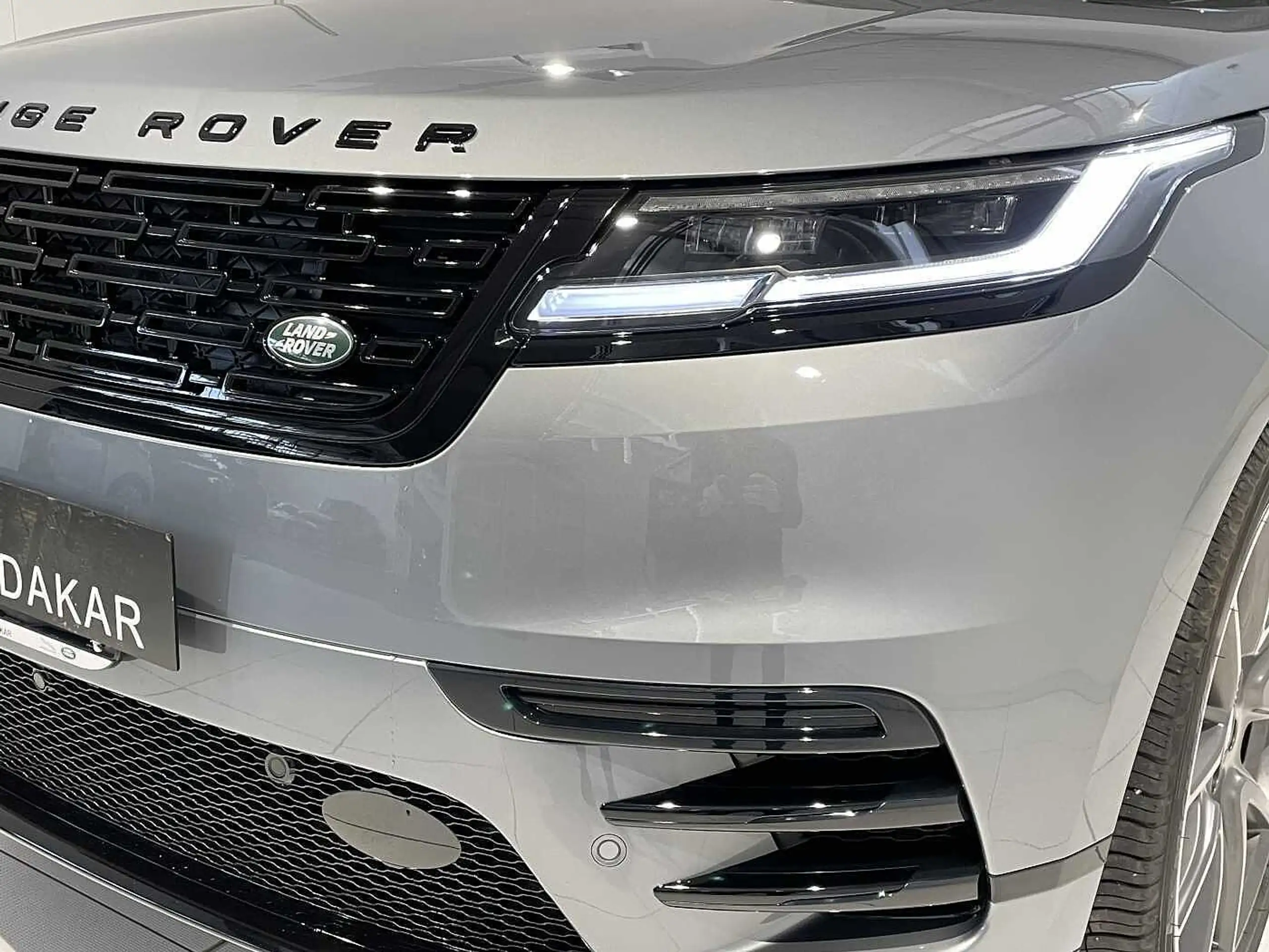 Land Rover - Range Rover Velar