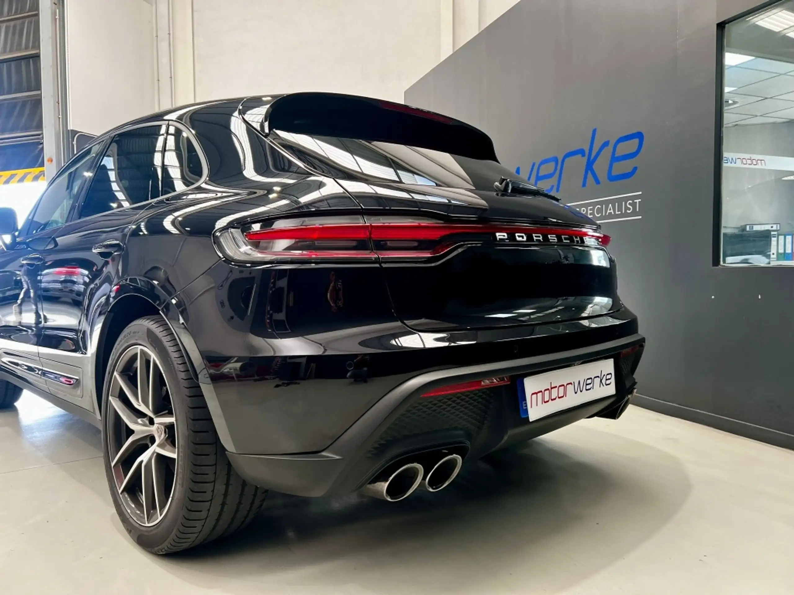 Porsche - Macan