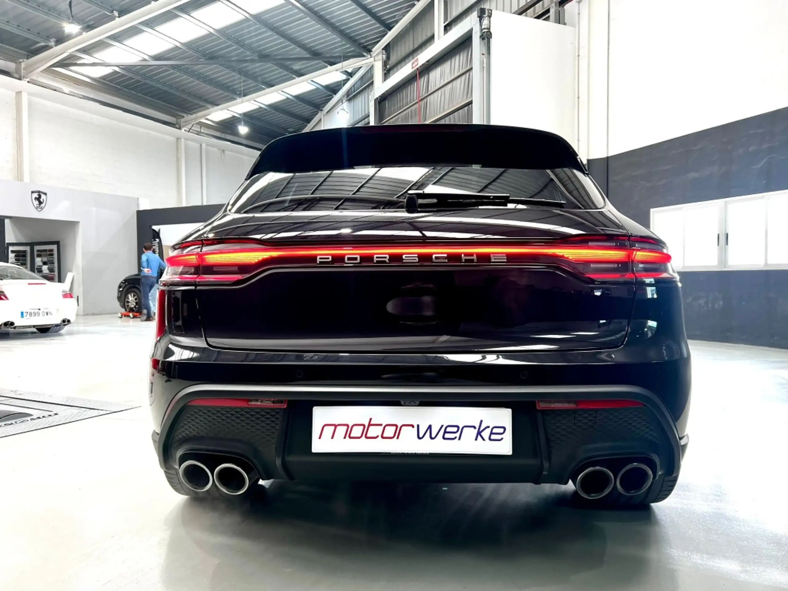 Porsche - Macan