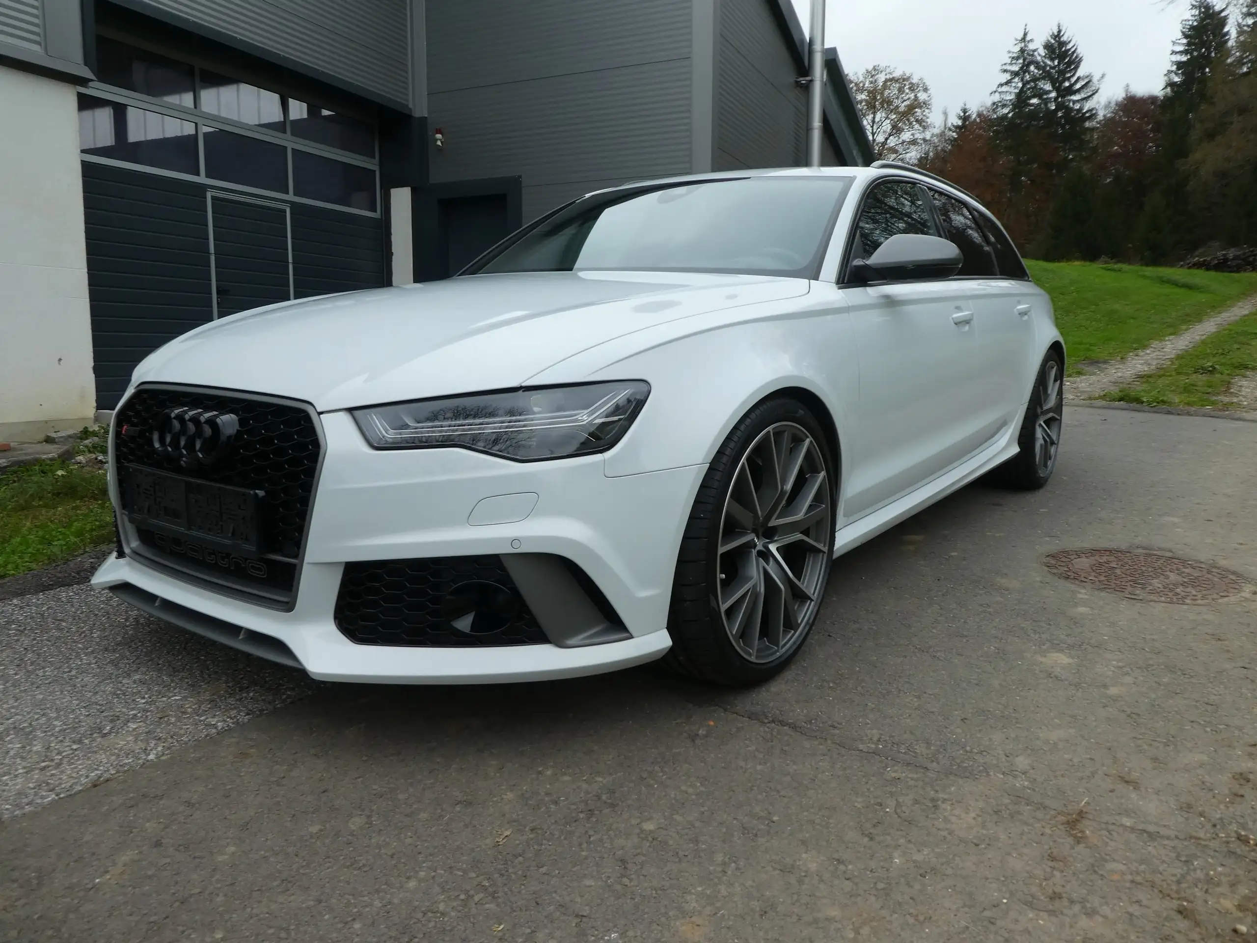 Audi - RS6