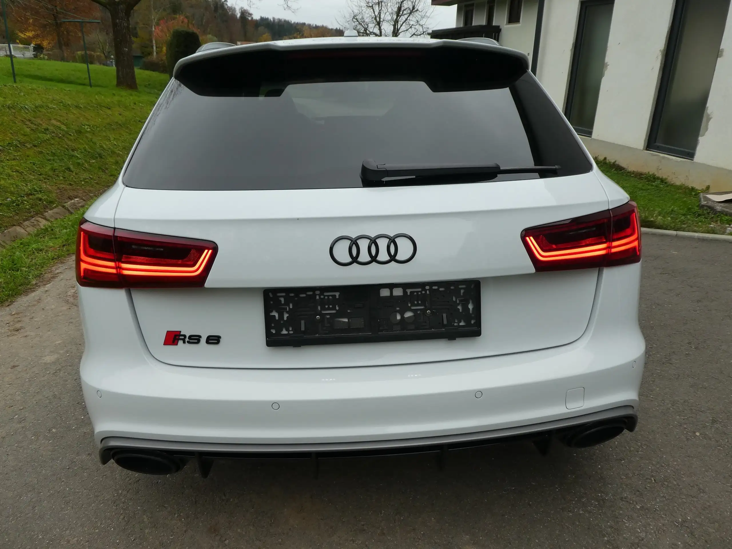 Audi - RS6