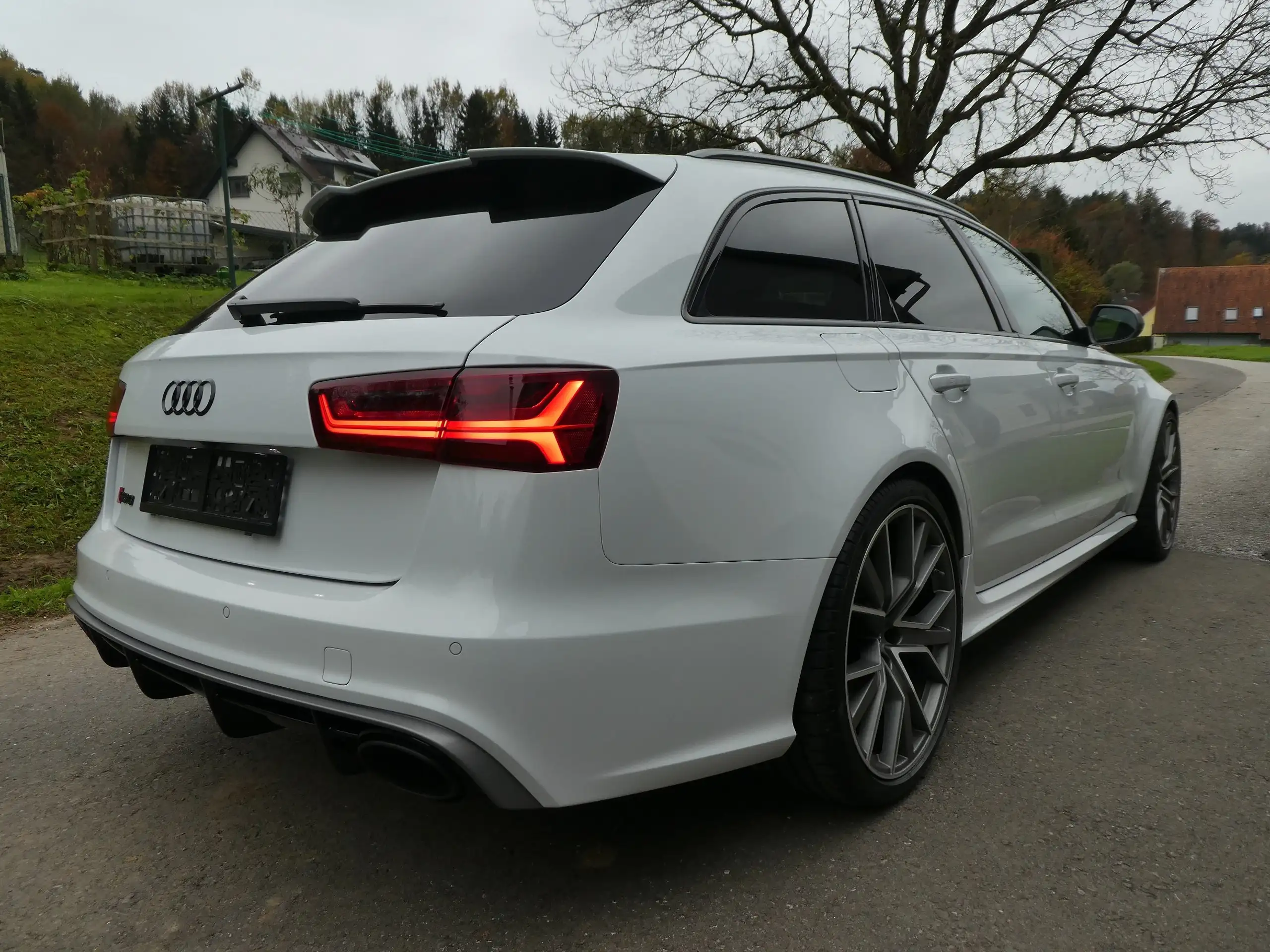 Audi - RS6