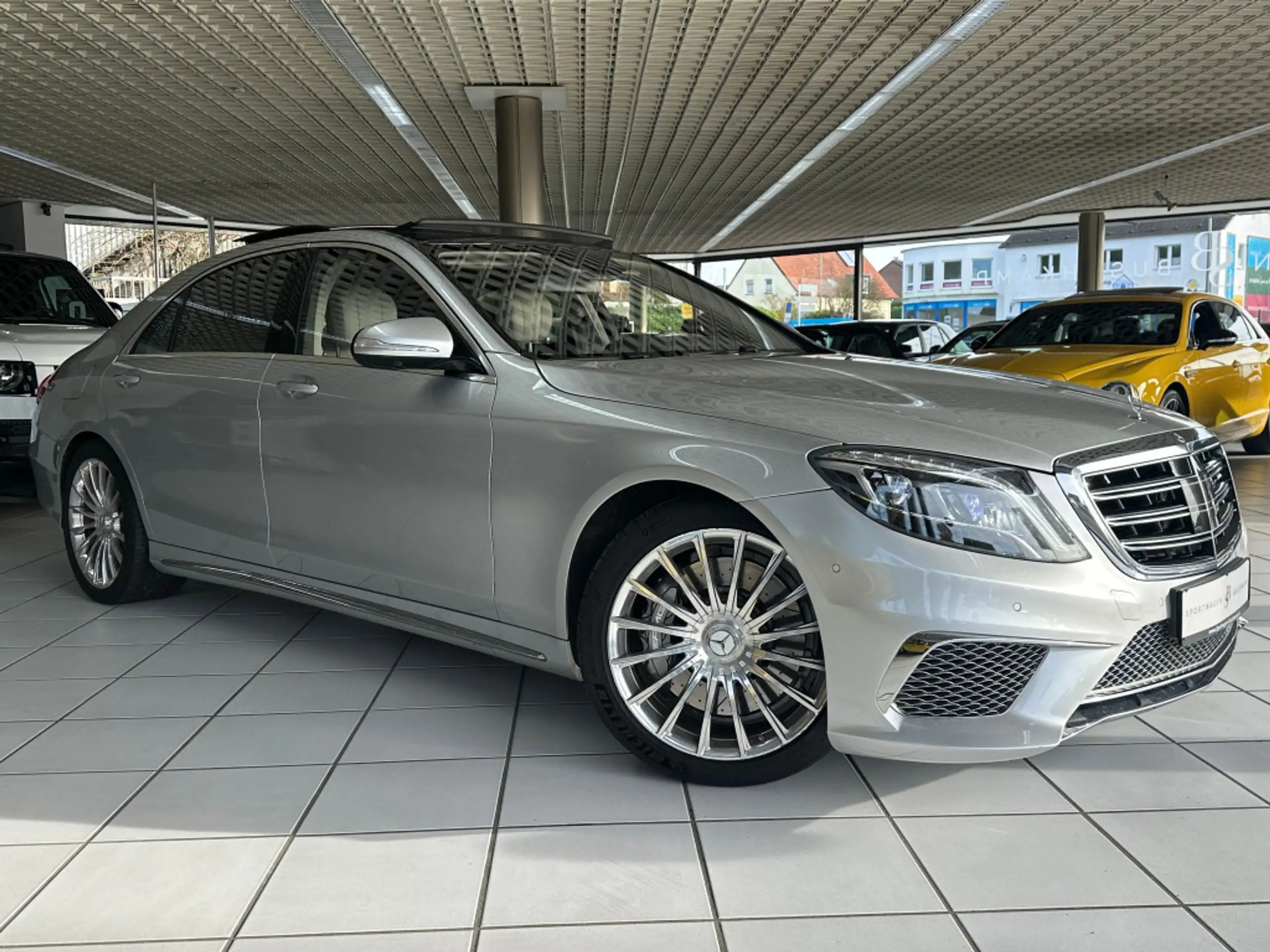 Mercedes-Benz - S 65 AMG