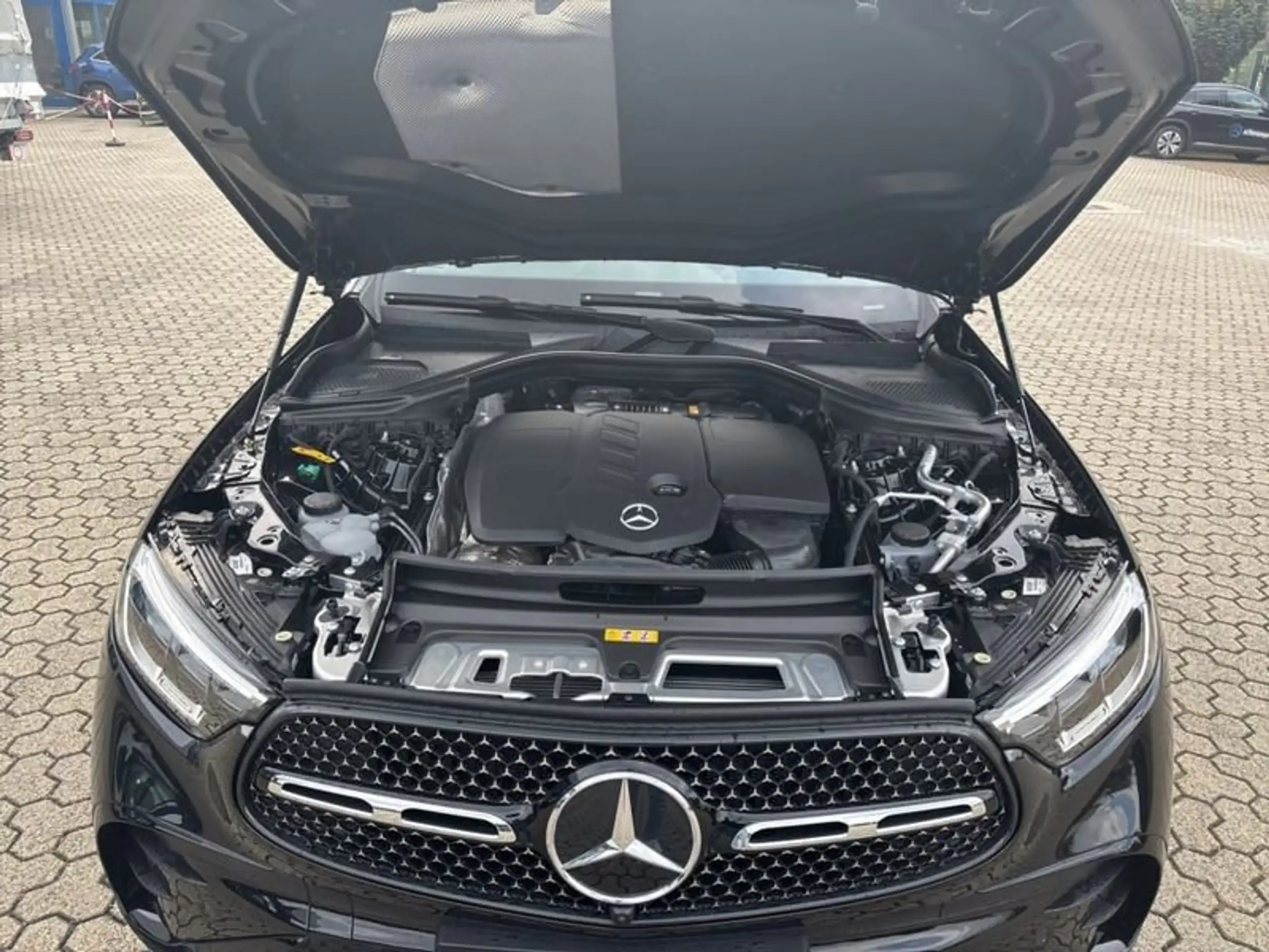 Mercedes-Benz - GLC 300