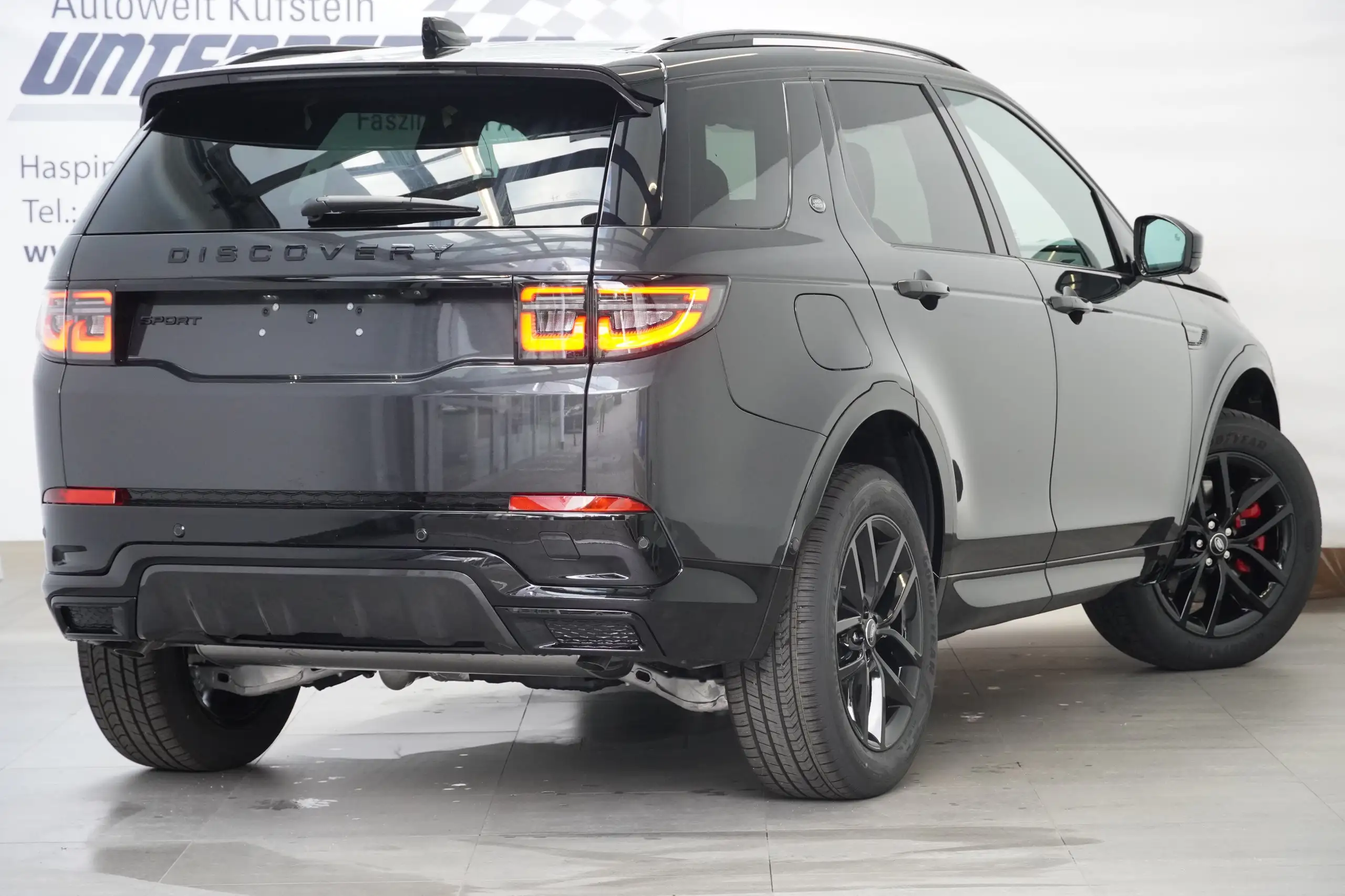 Land Rover - Discovery Sport