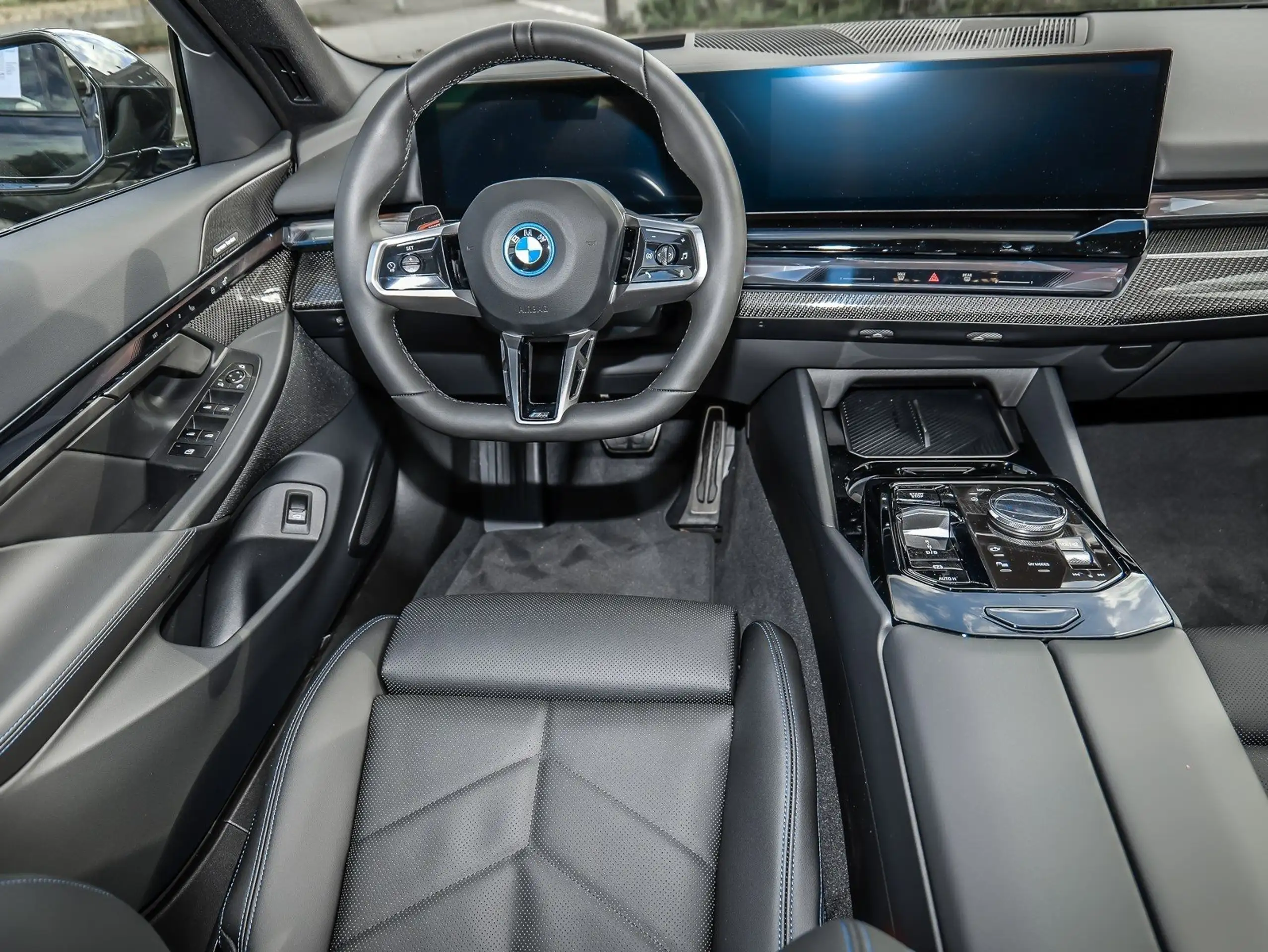 BMW - i5