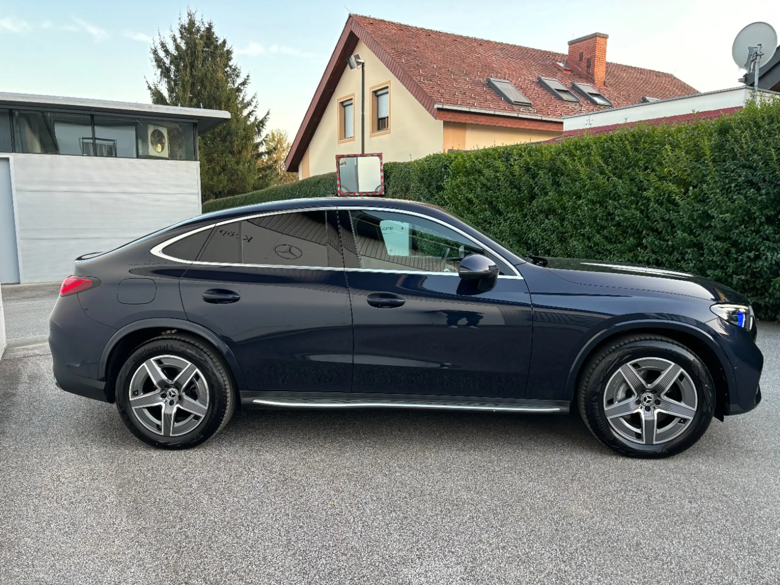 Mercedes-Benz - GLC 220