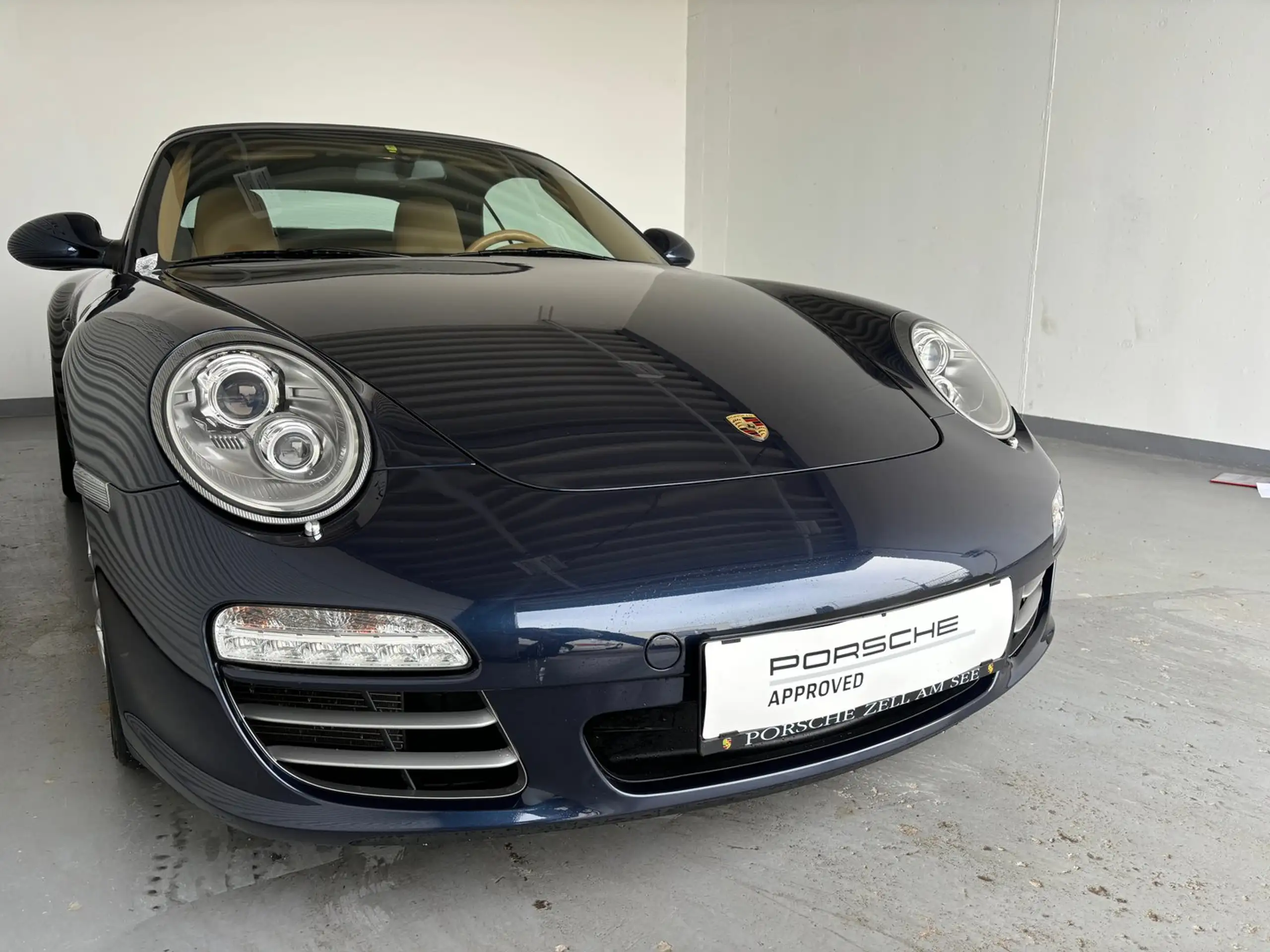 Porsche - 911