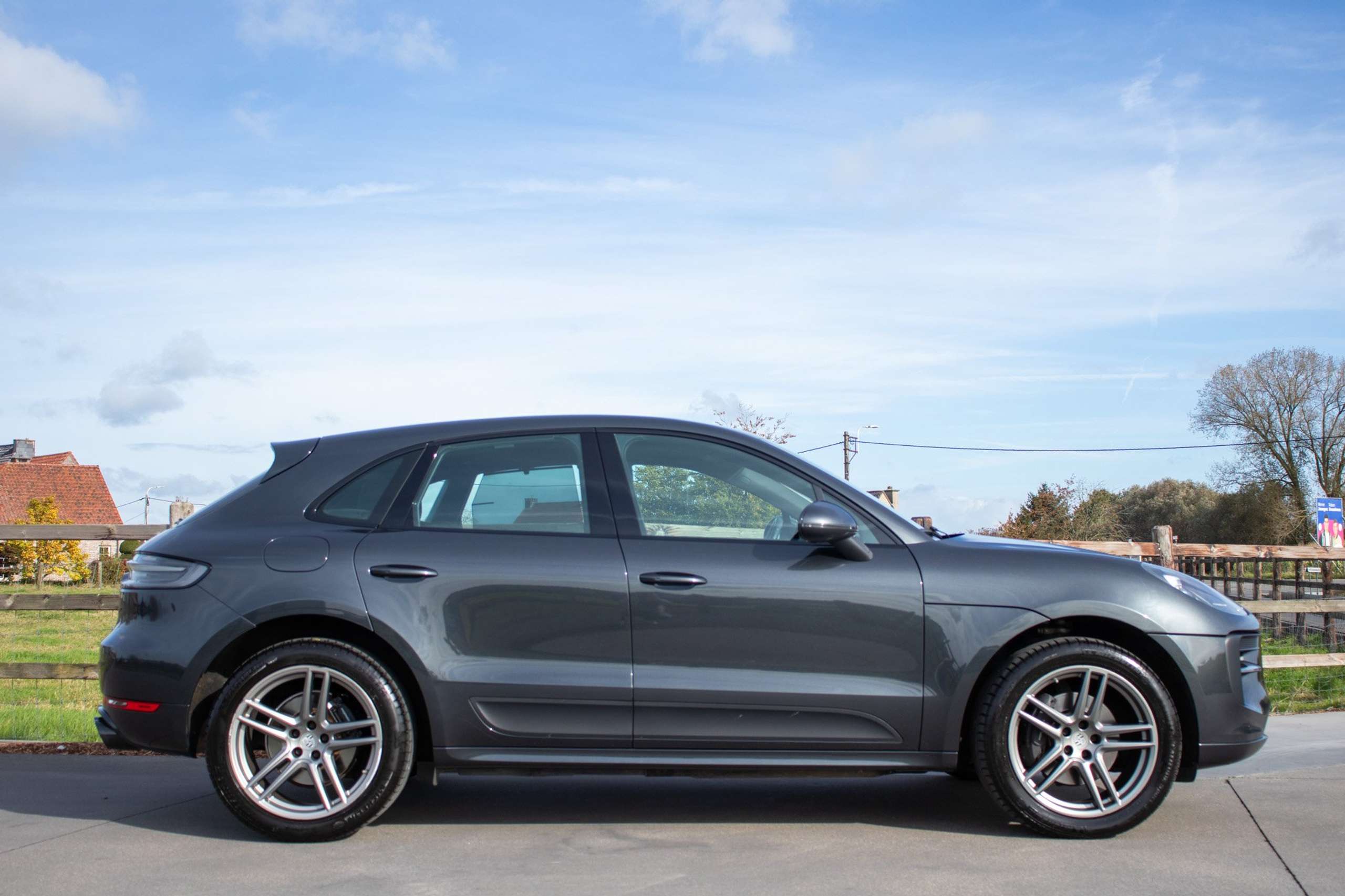 Porsche - Macan