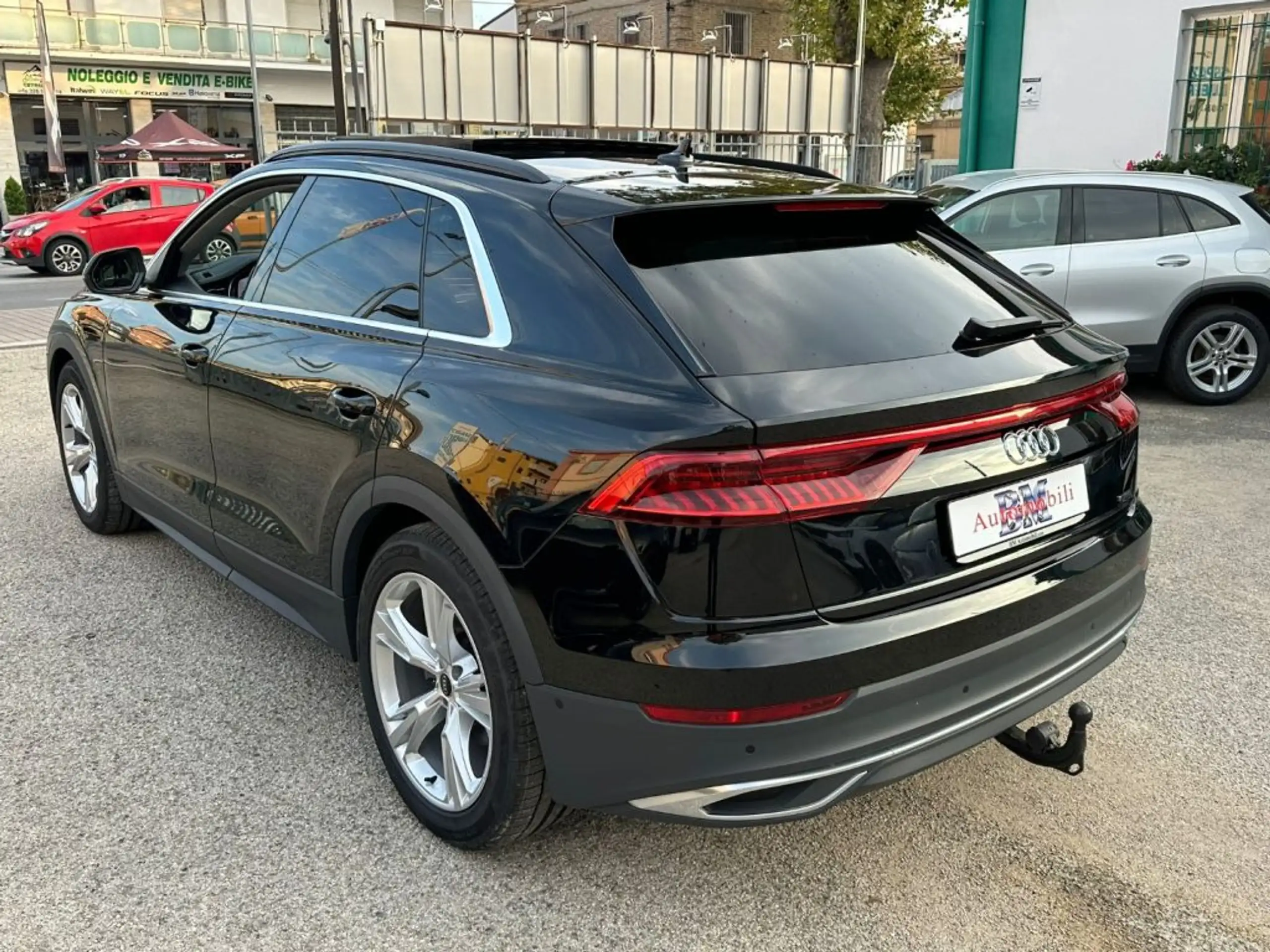 Audi - Q8