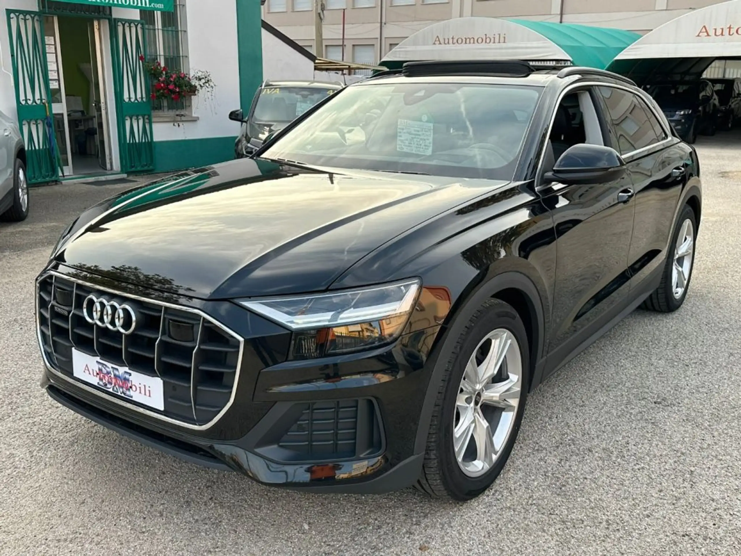 Audi - Q8