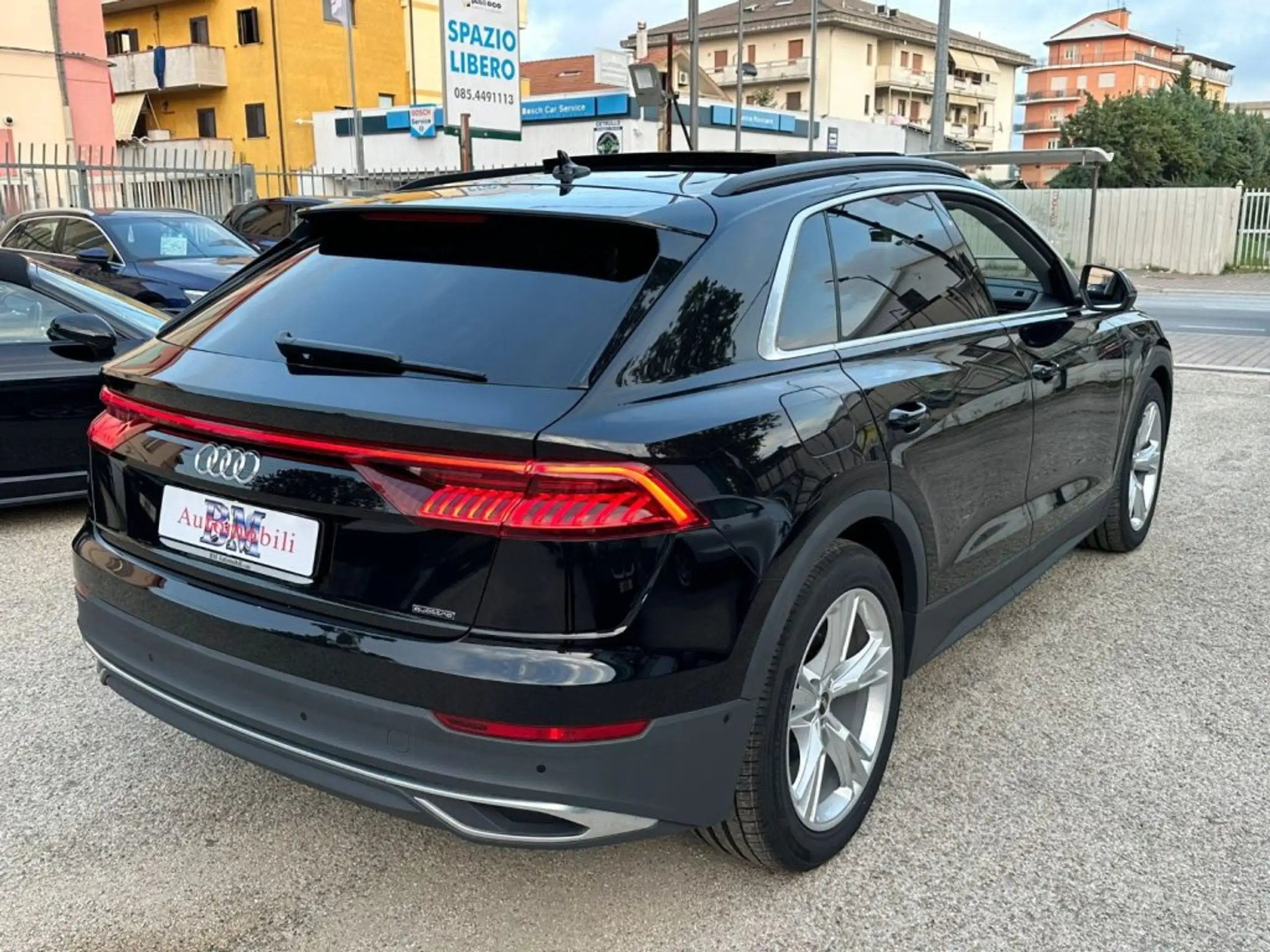 Audi - Q8