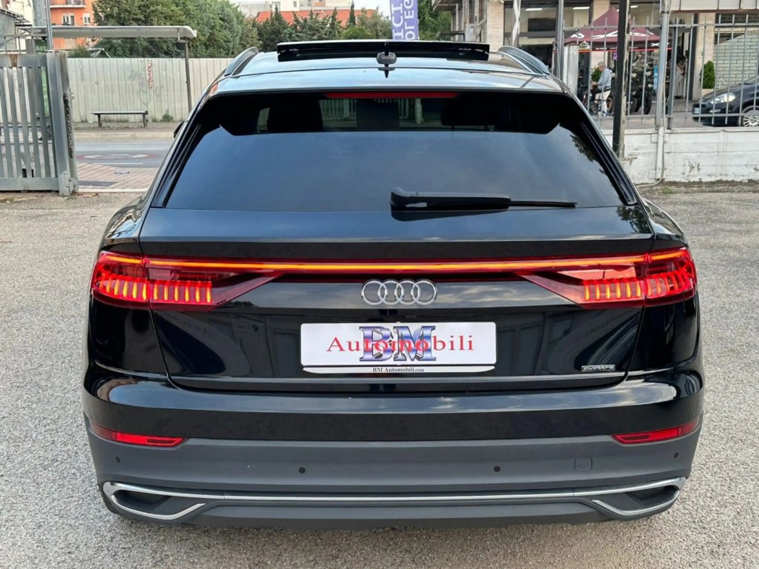 Audi - Q8