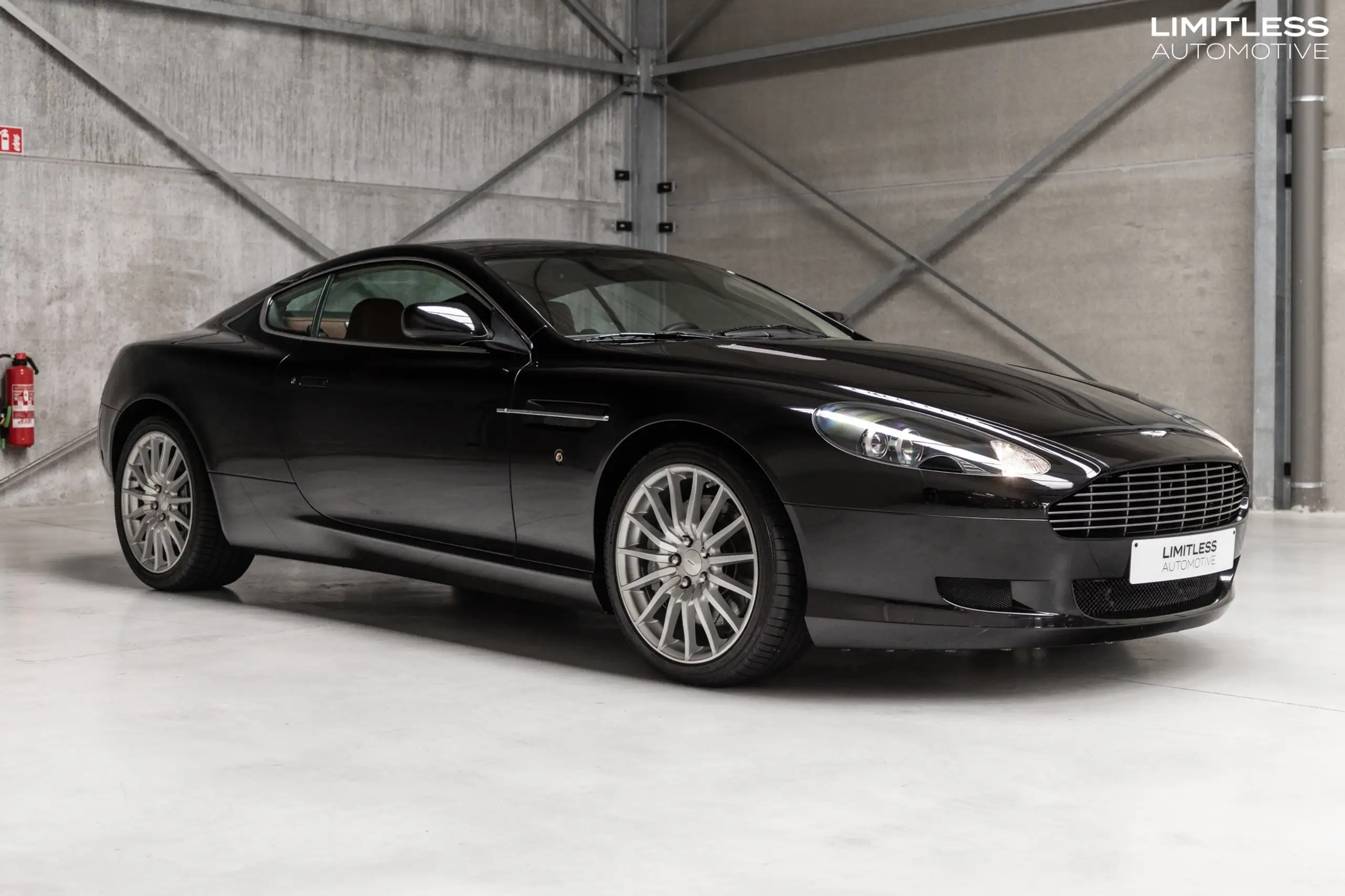 Aston Martin - DB9