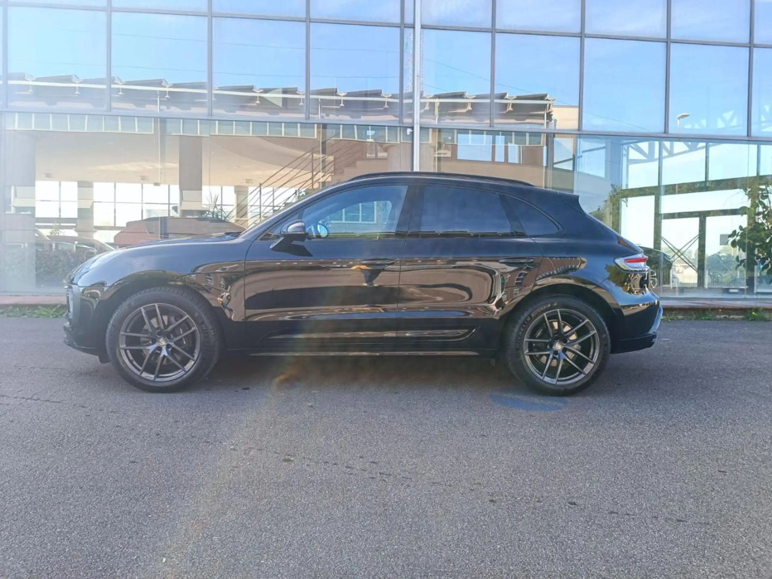 Porsche - Macan