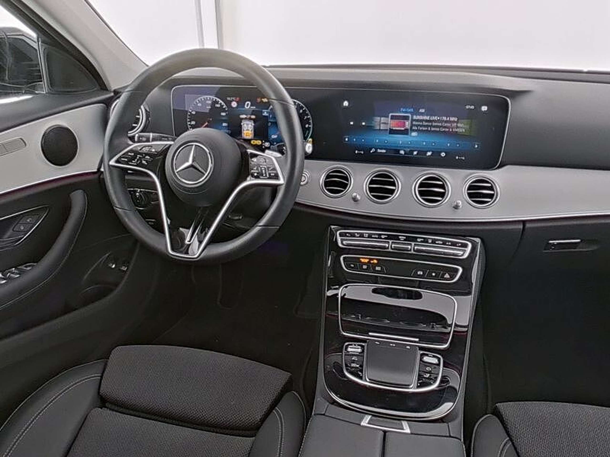 Mercedes-Benz - E 300