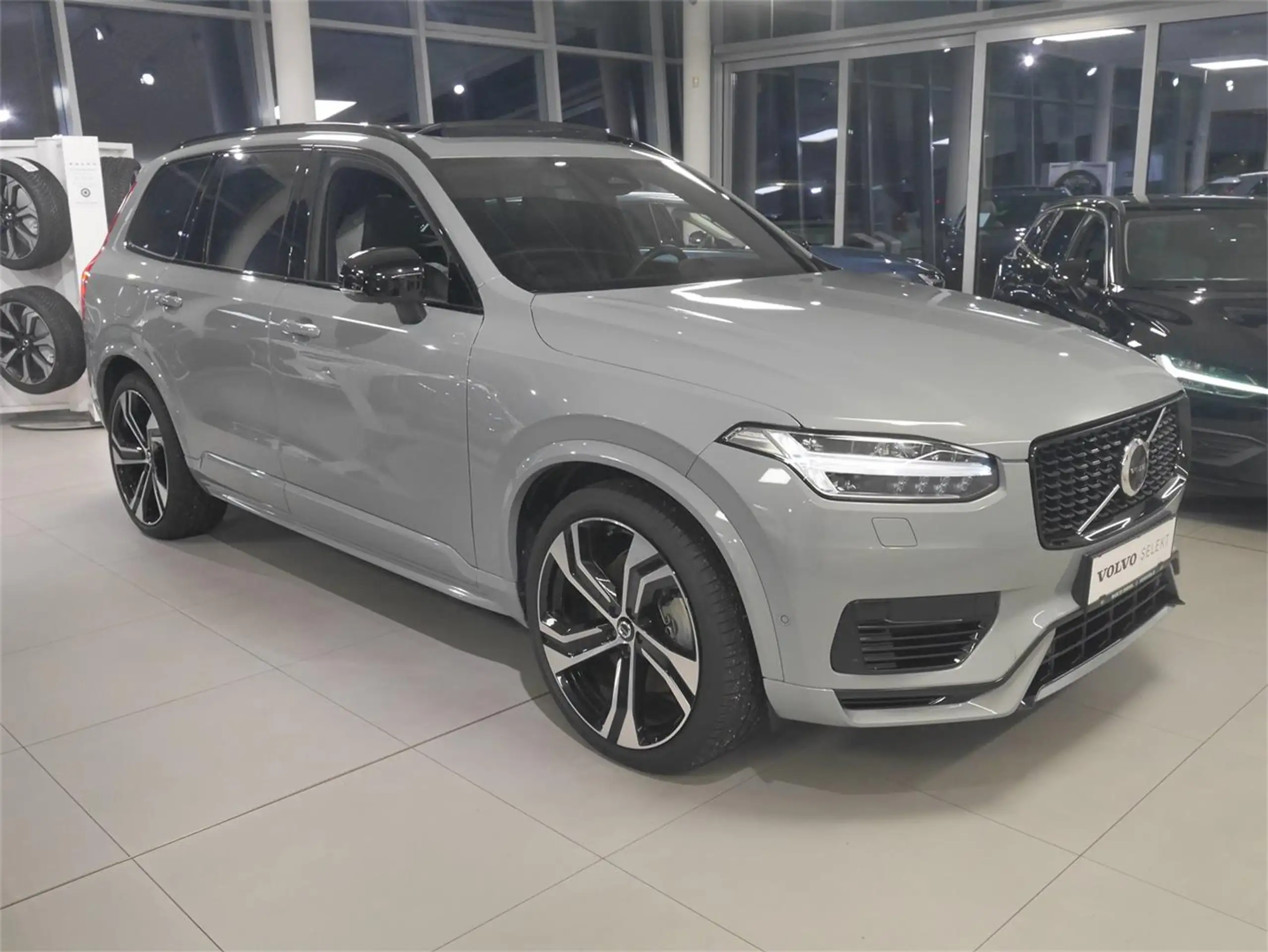 Volvo - XC90