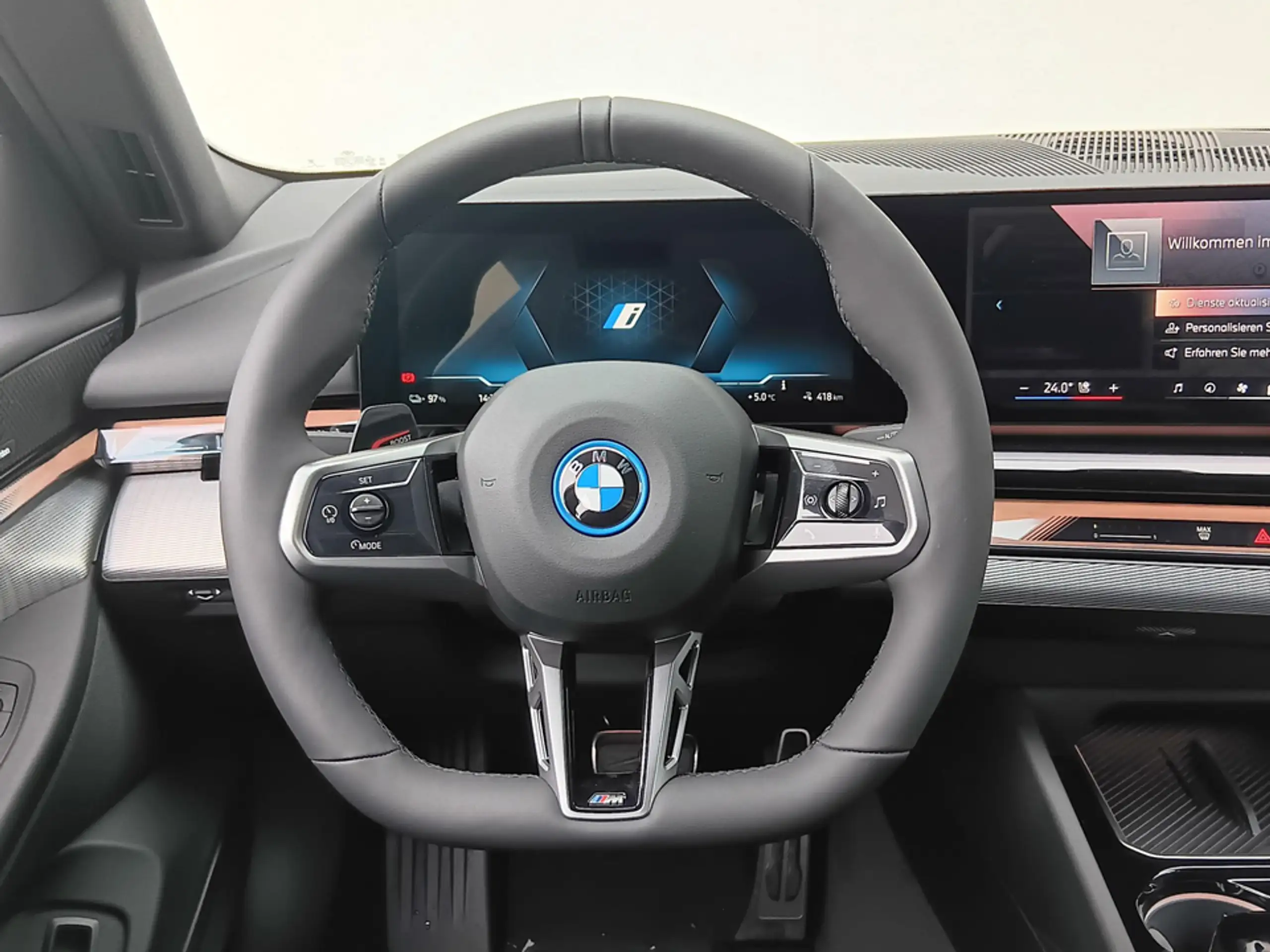 BMW - i5