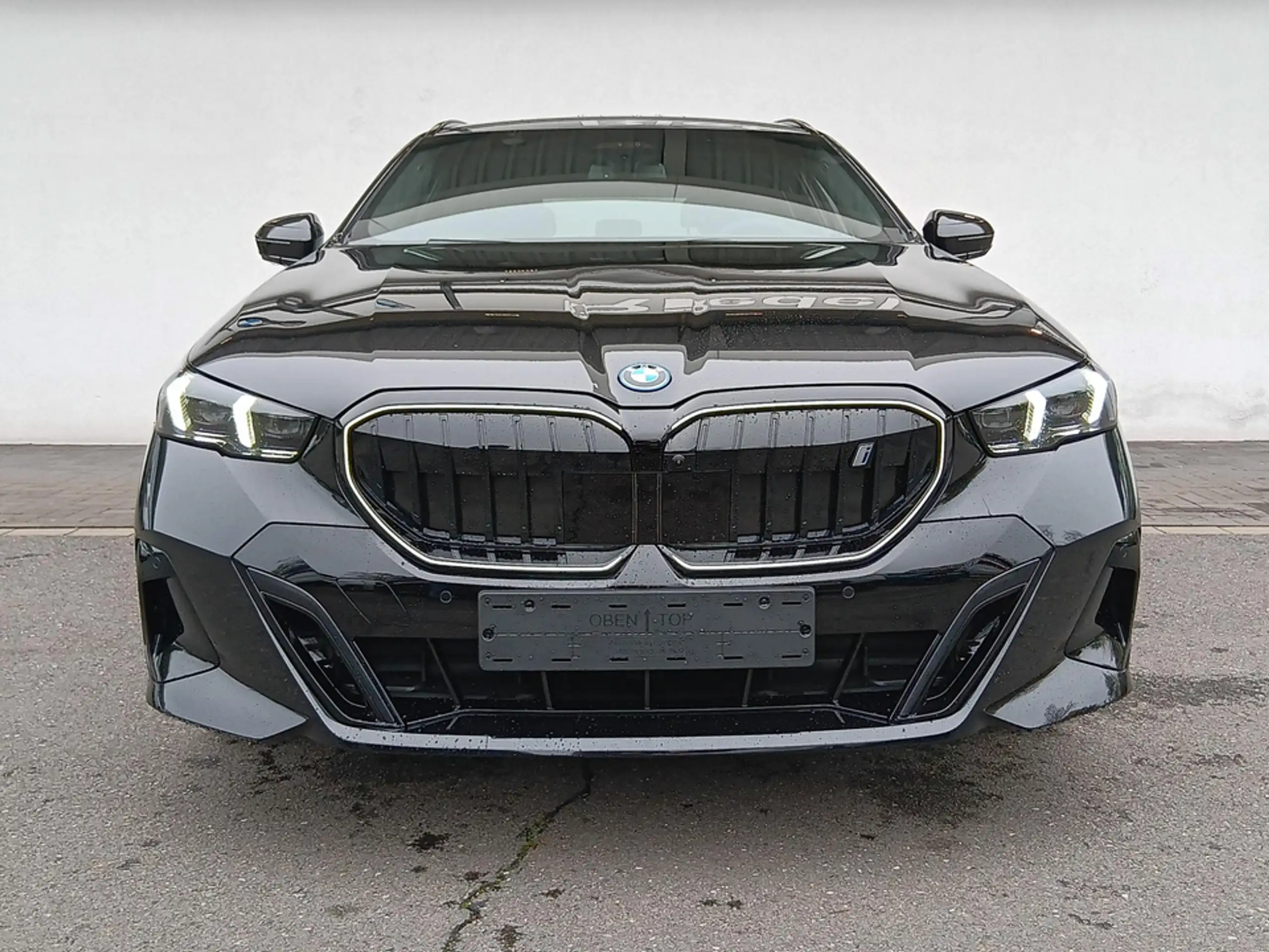 BMW - i5