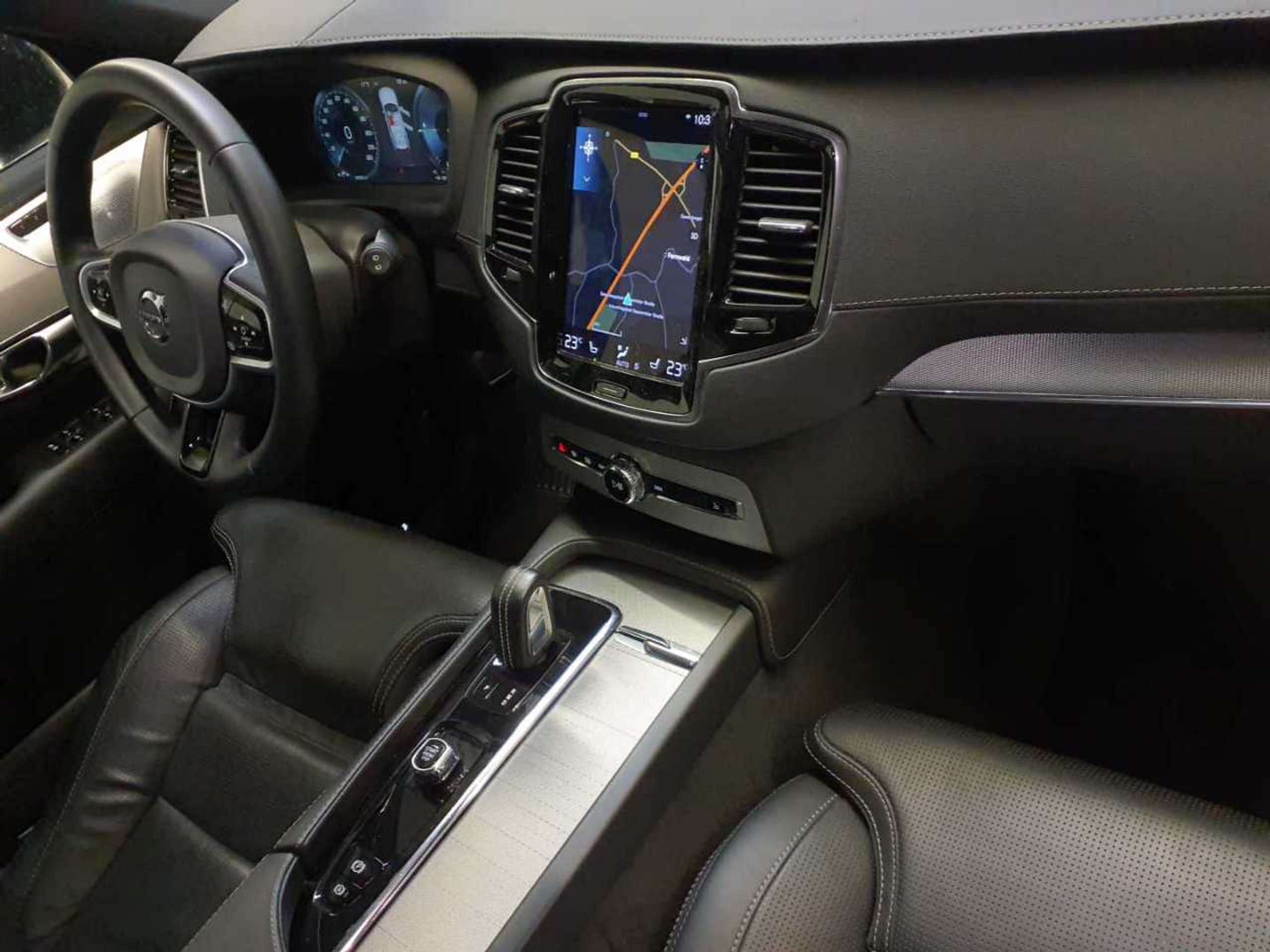 Volvo - XC90