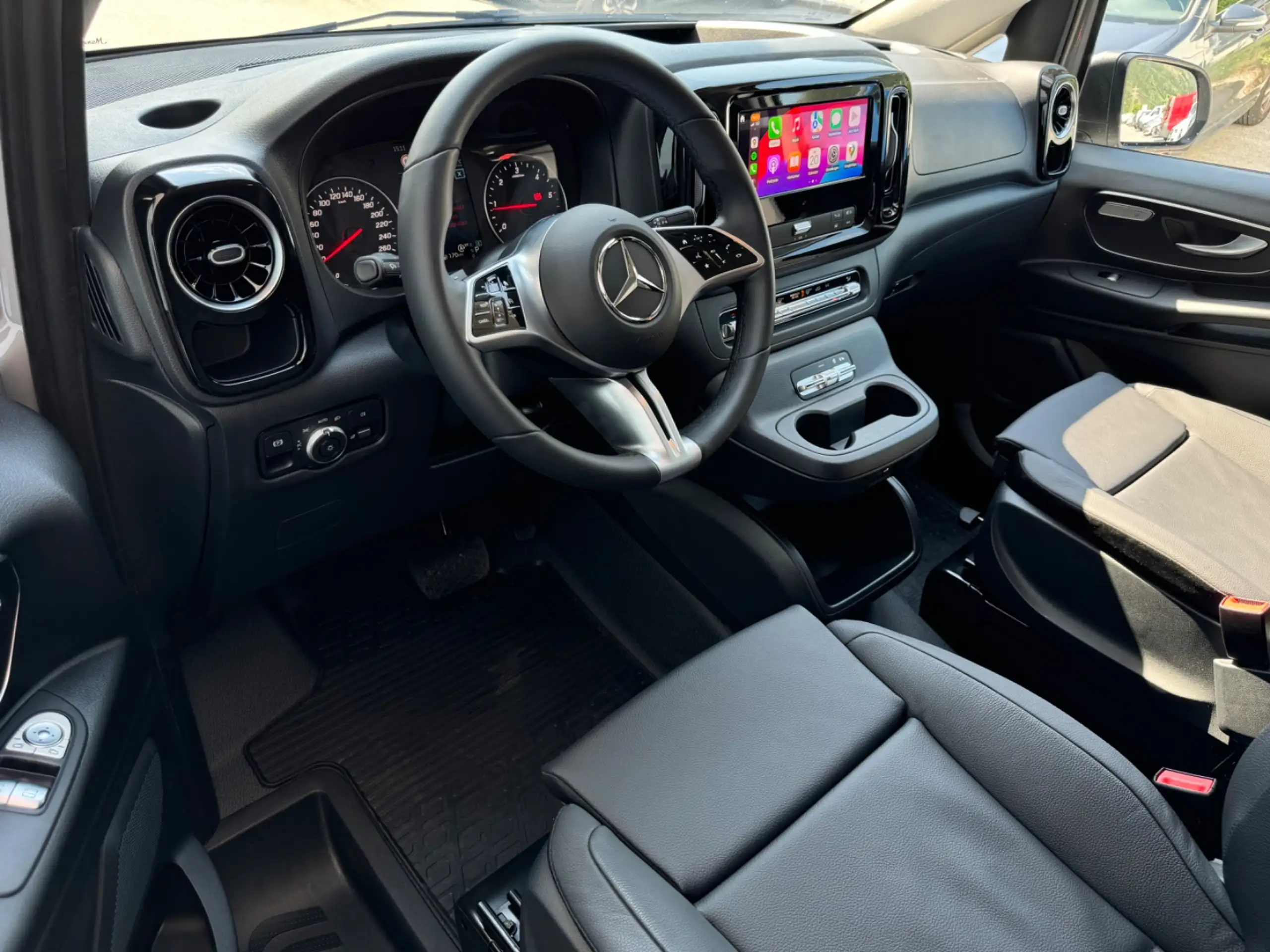 Mercedes-Benz - Vito