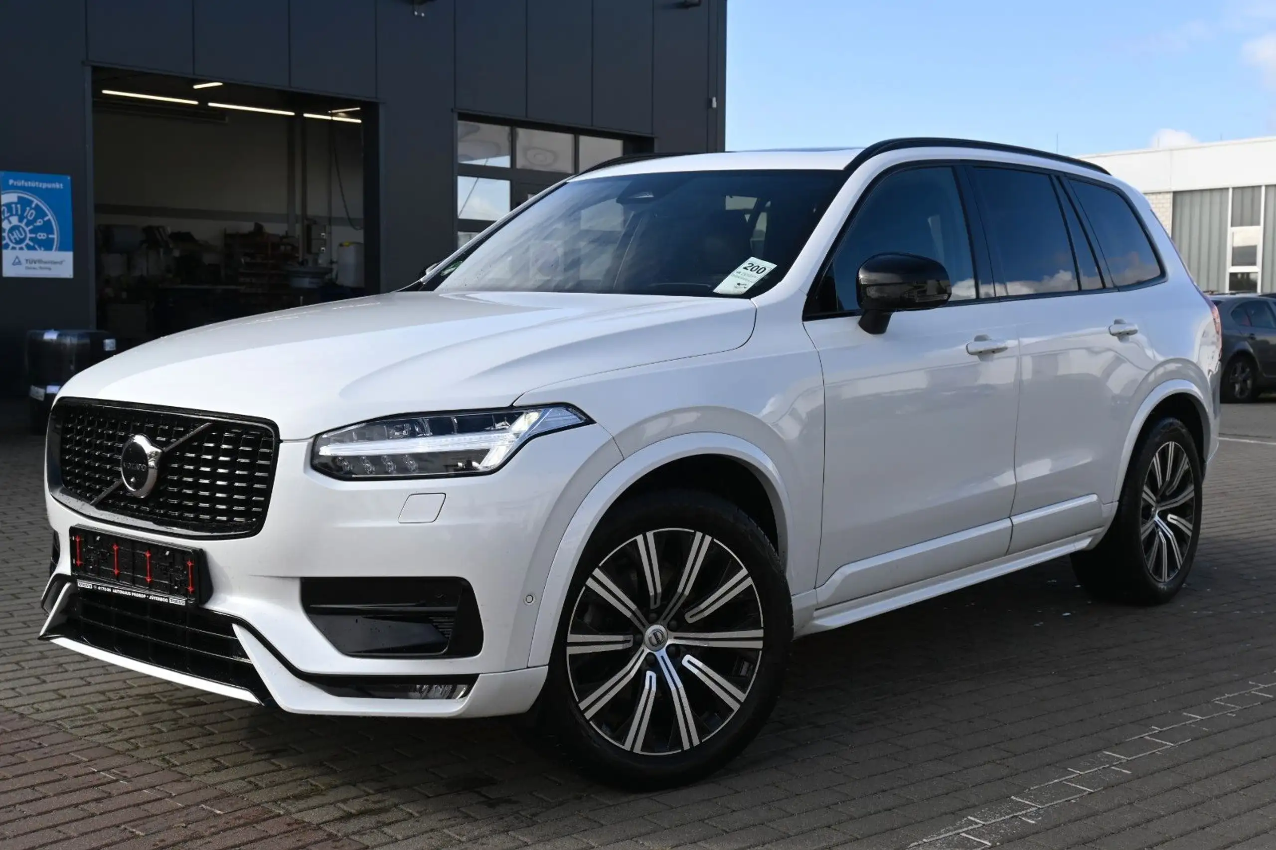 Volvo - XC90