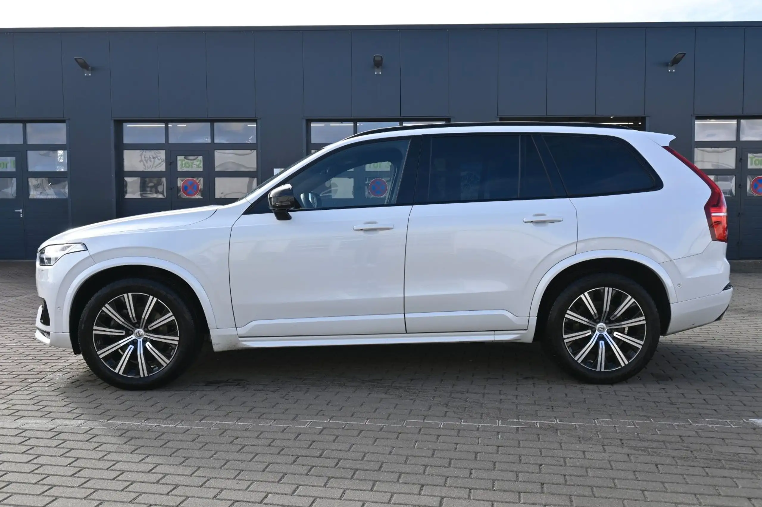 Volvo - XC90