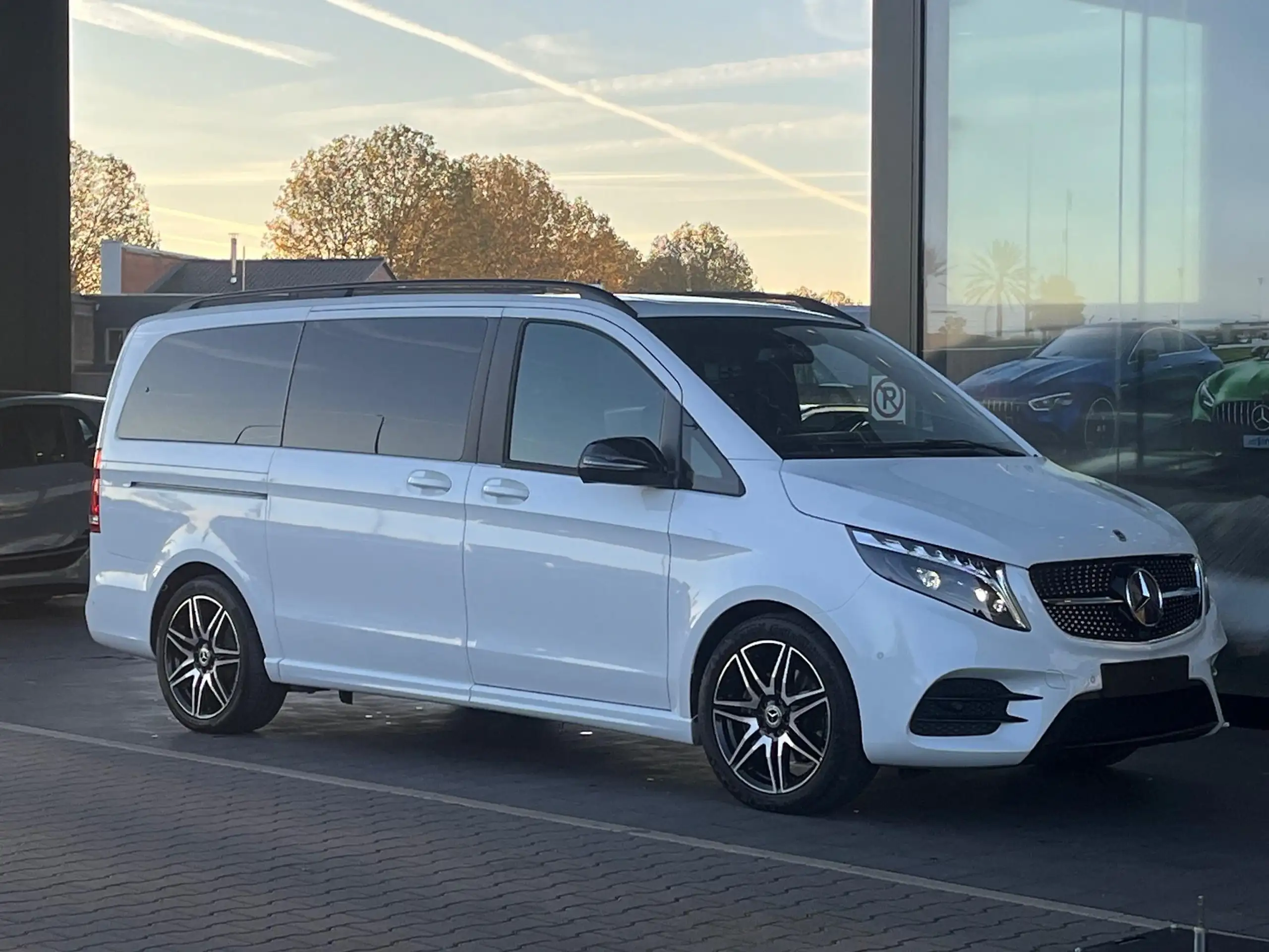 Mercedes-Benz - V 300