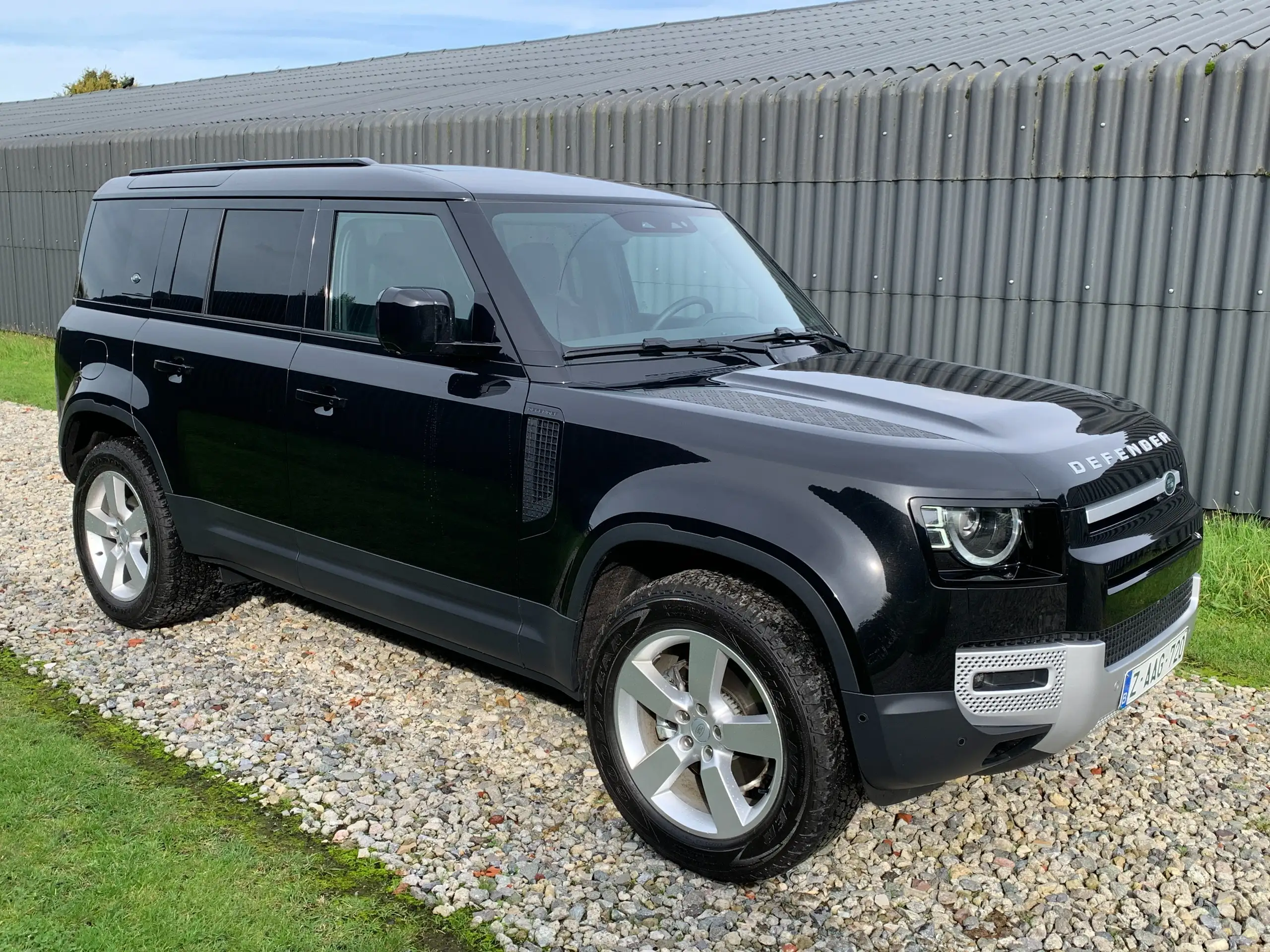 Land Rover - Defender