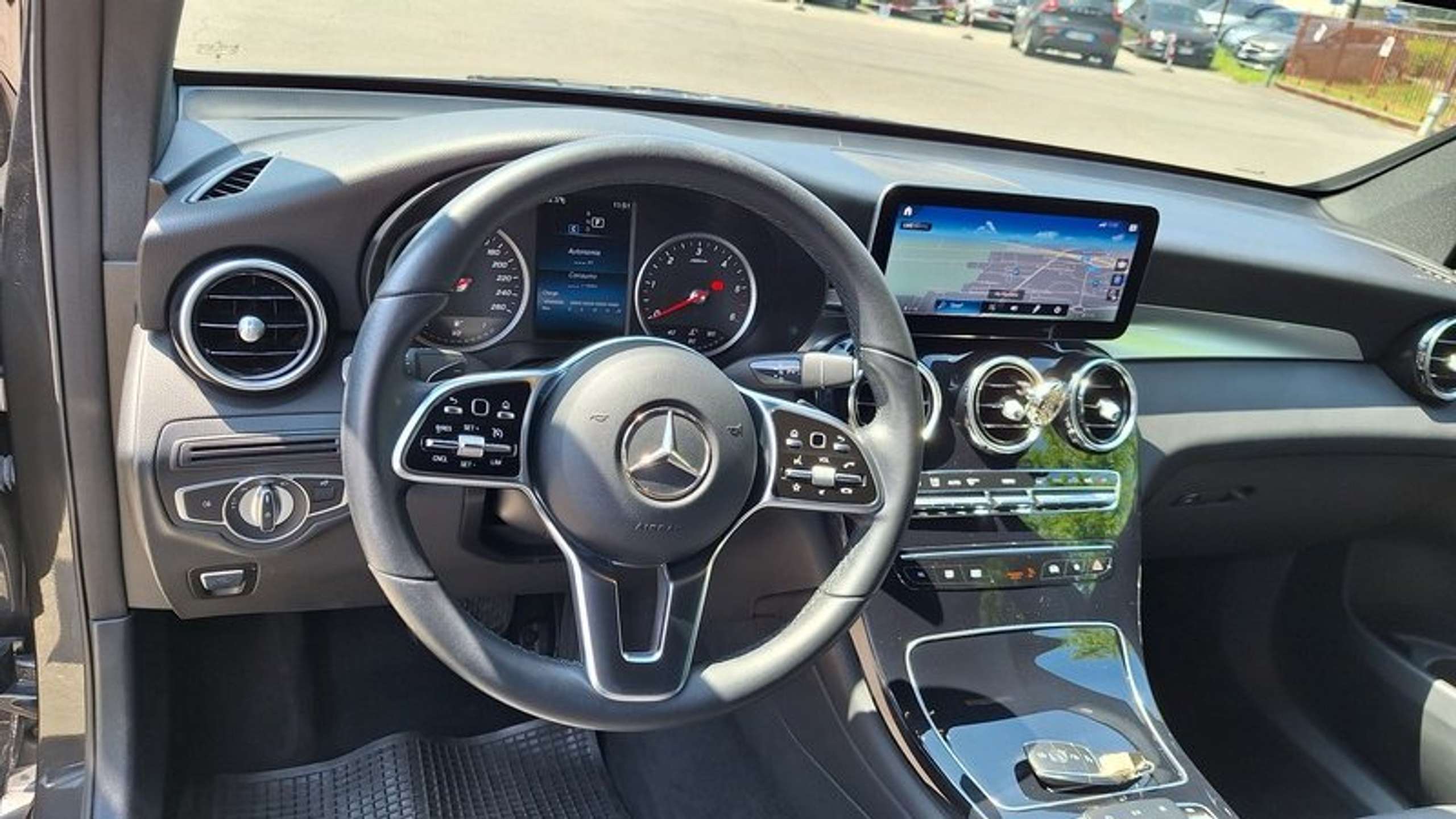 Mercedes-Benz - GLC 220