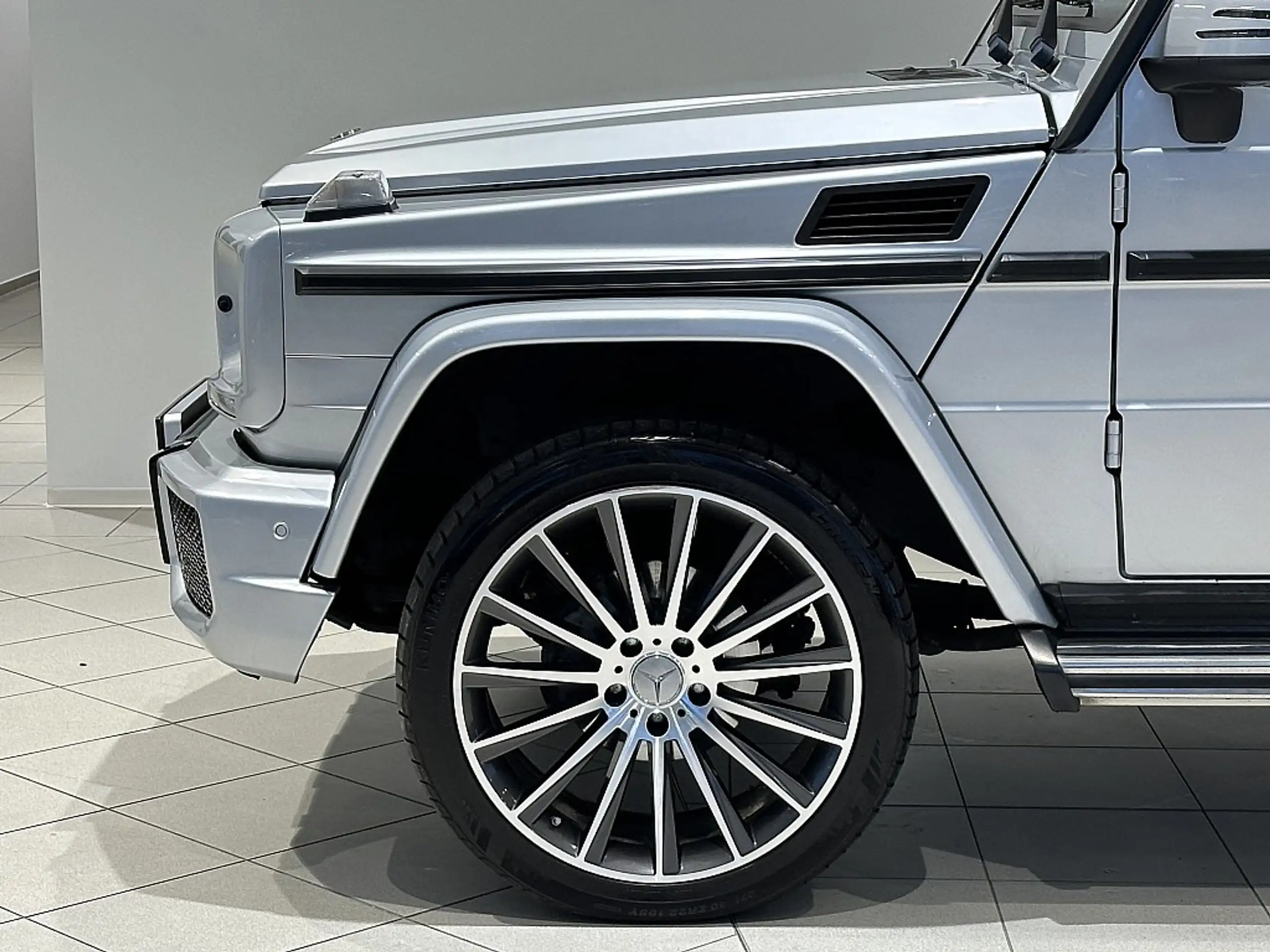 Mercedes-Benz - G 350