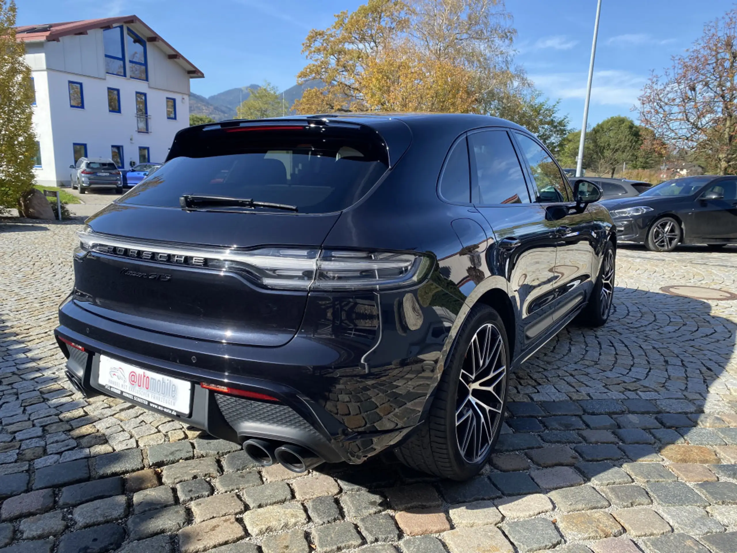 Porsche - Macan