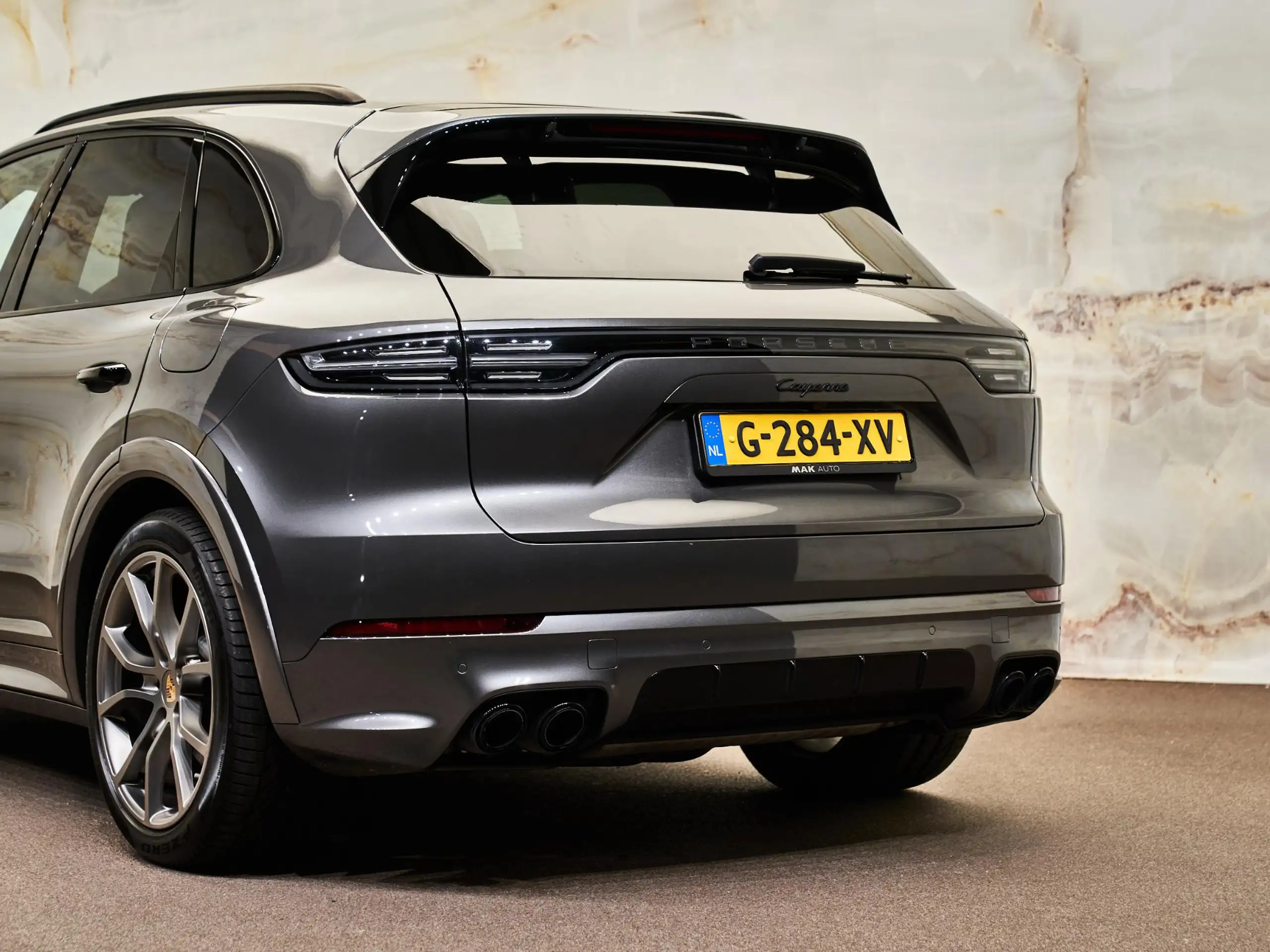 Porsche - Cayenne