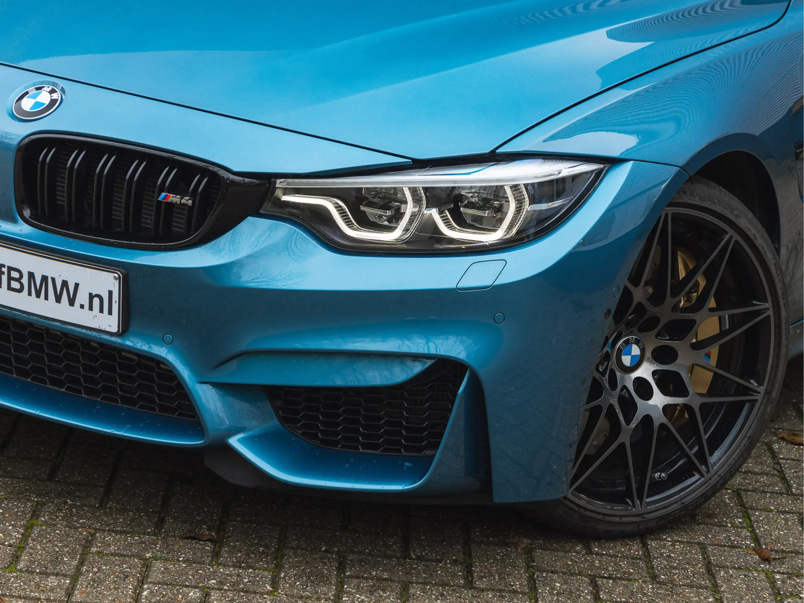 BMW - M4