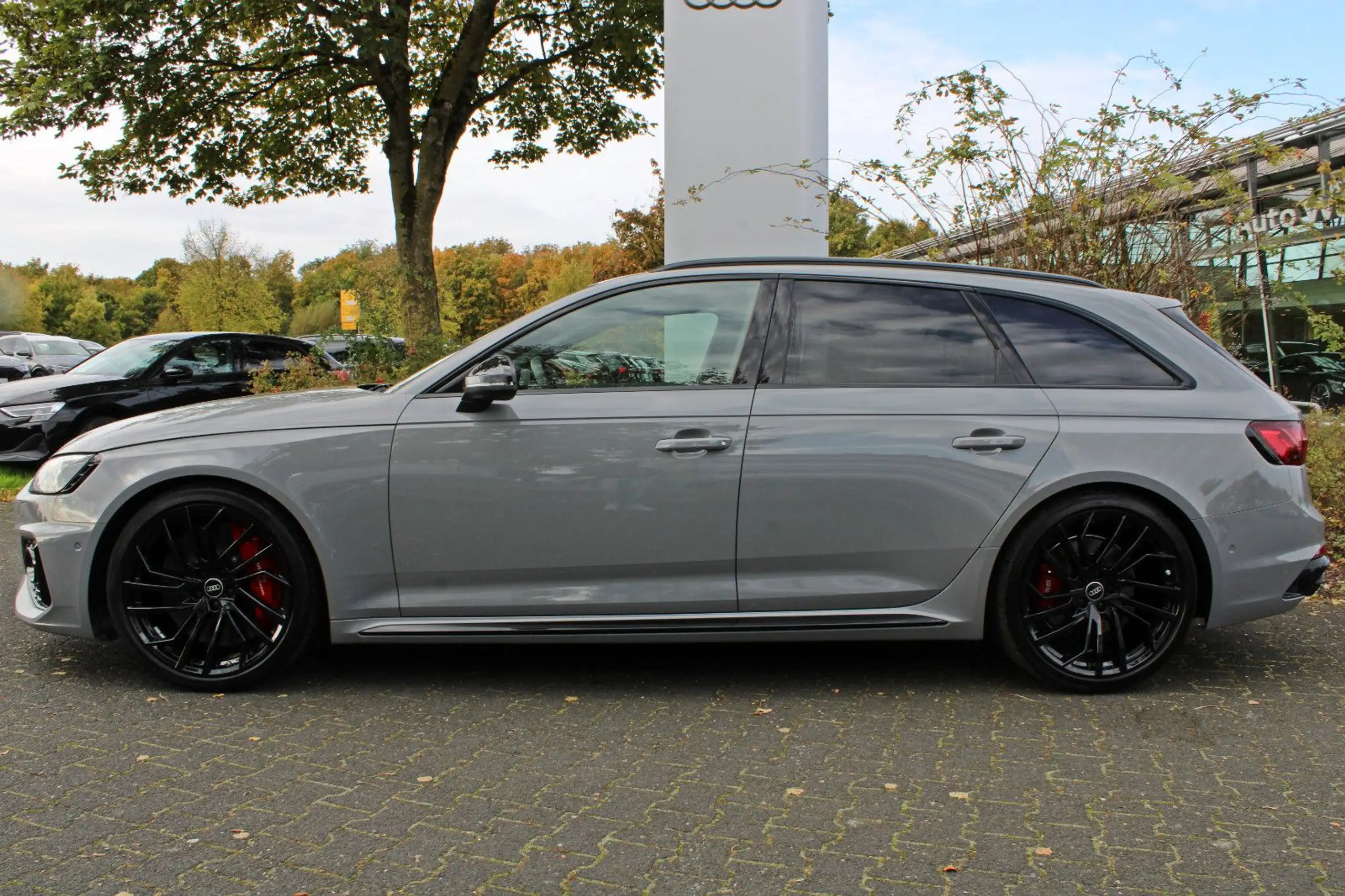 Audi - RS4