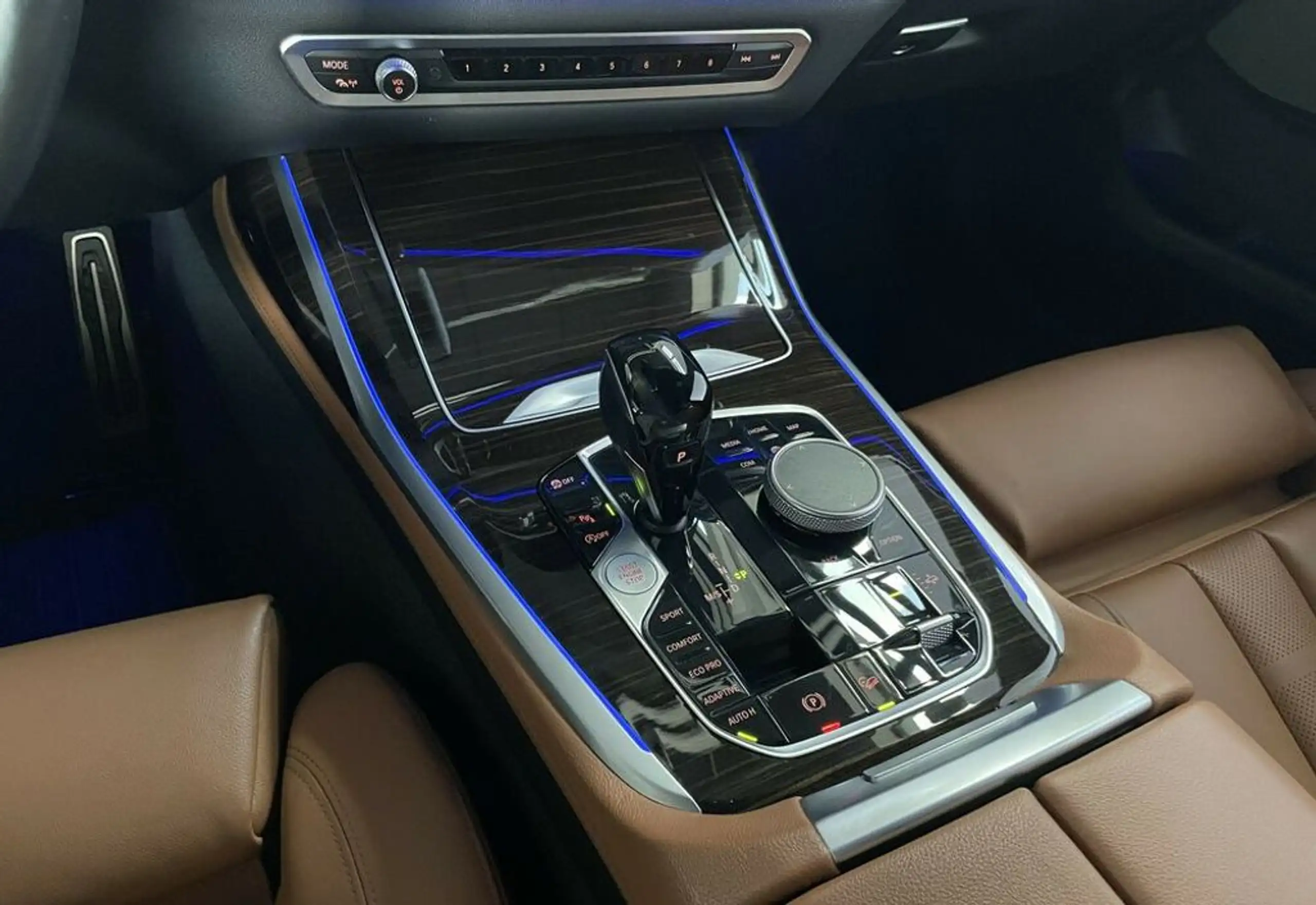 BMW - X7