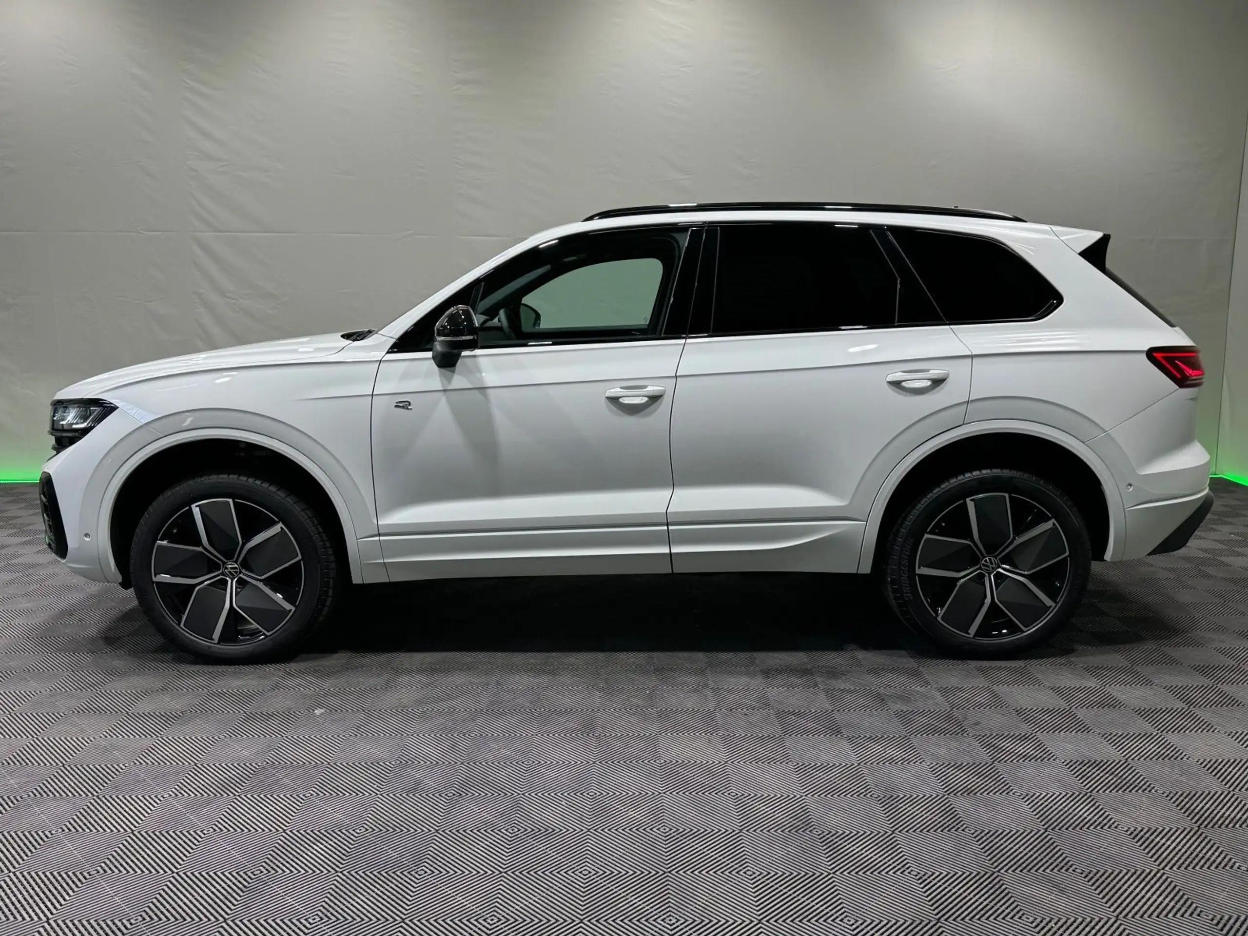 Volkswagen - Touareg