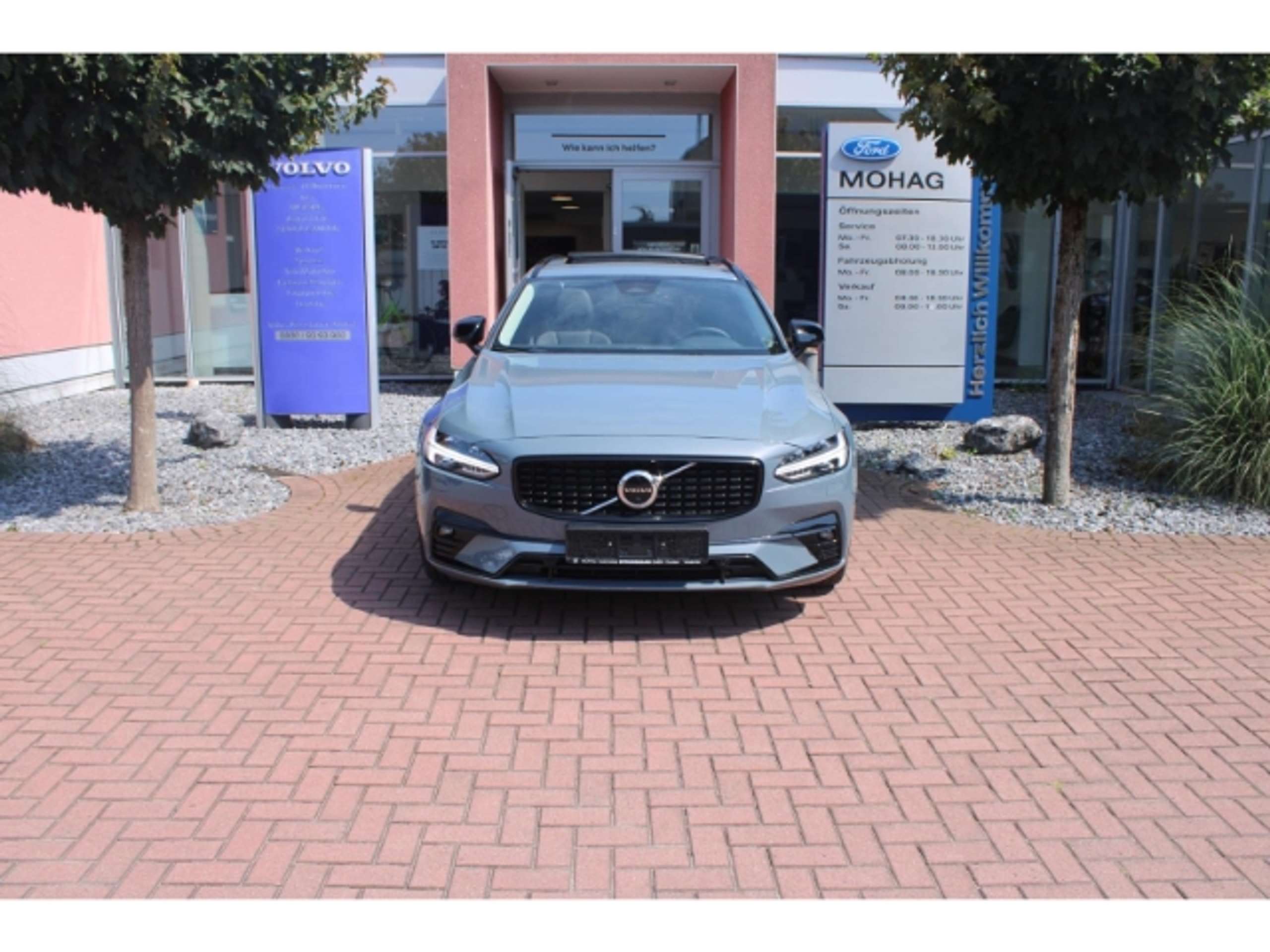 Volvo - V90