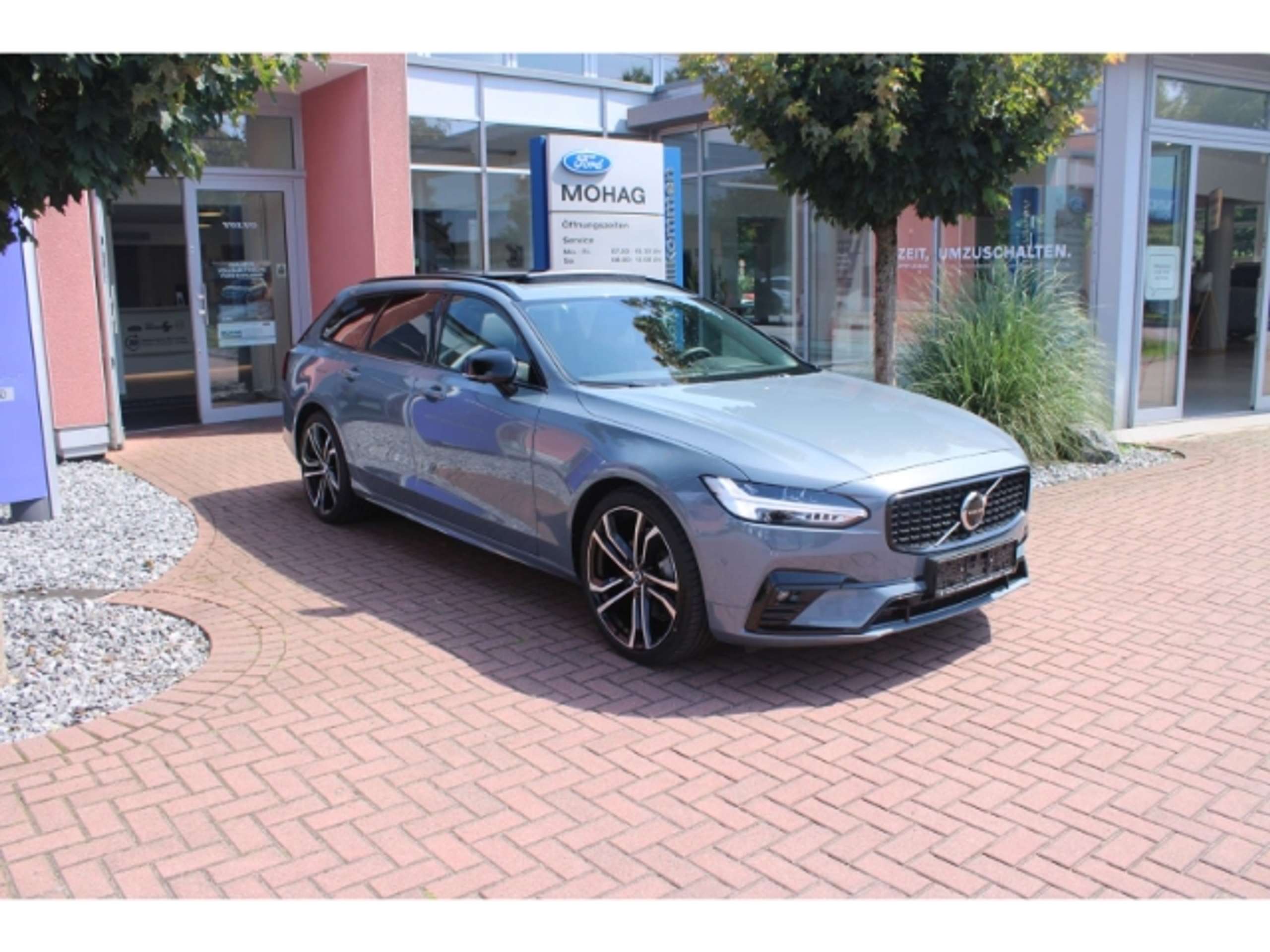 Volvo - V90