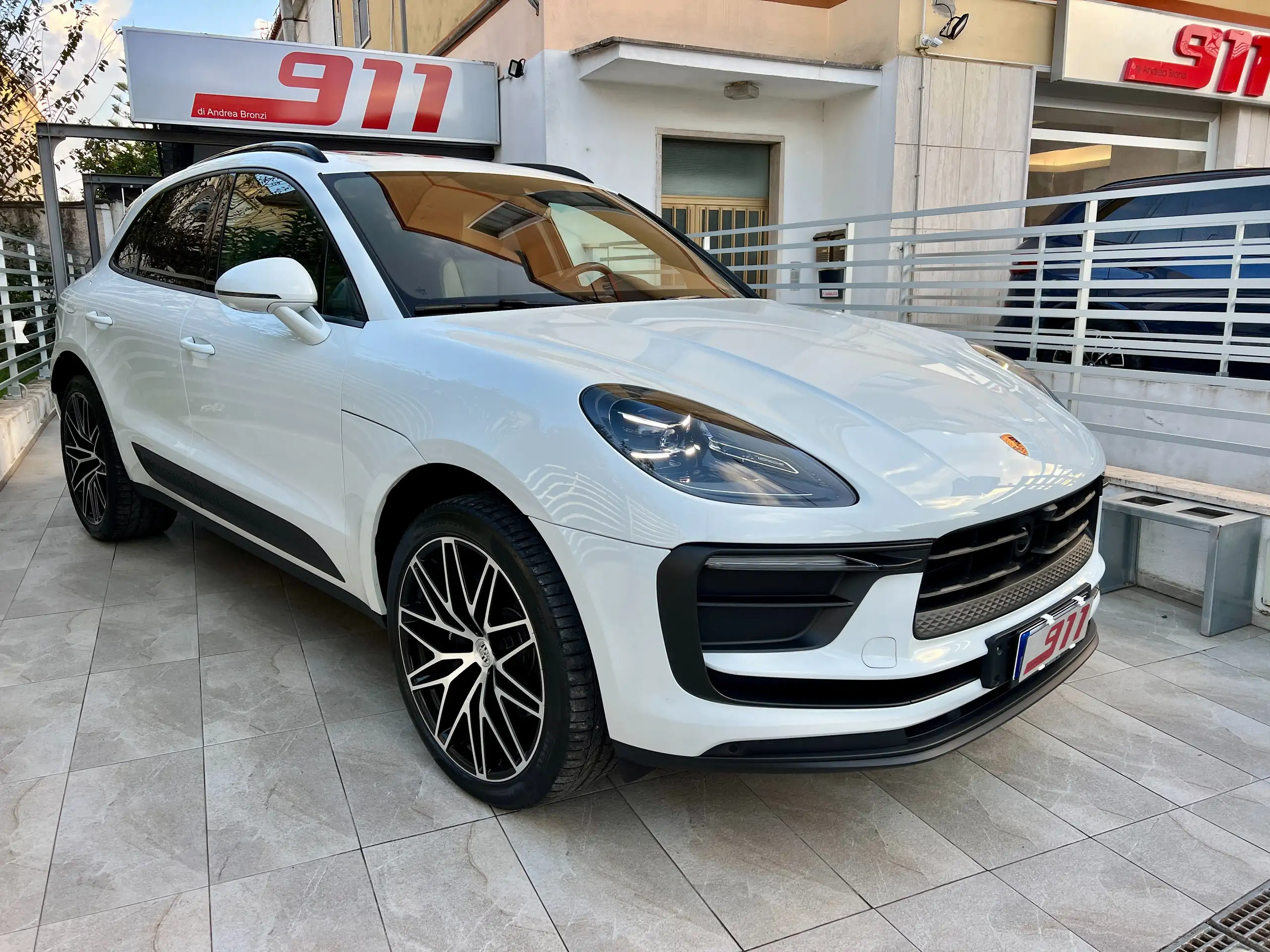 Porsche - Macan