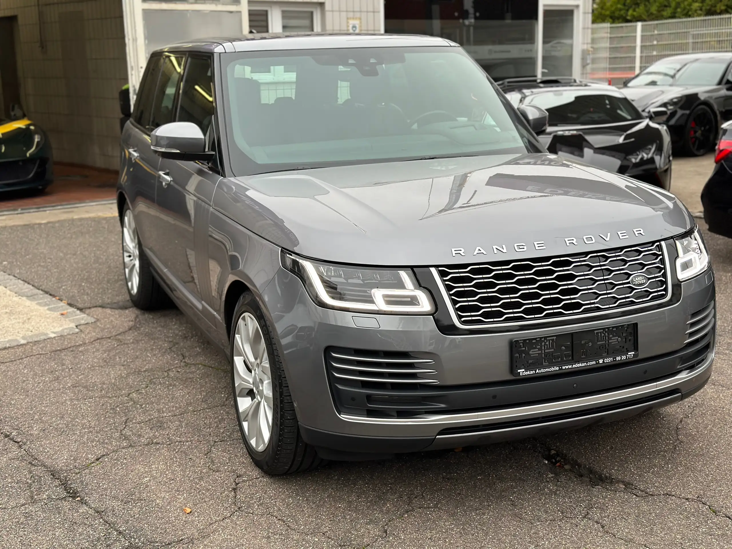 Land Rover - Range Rover