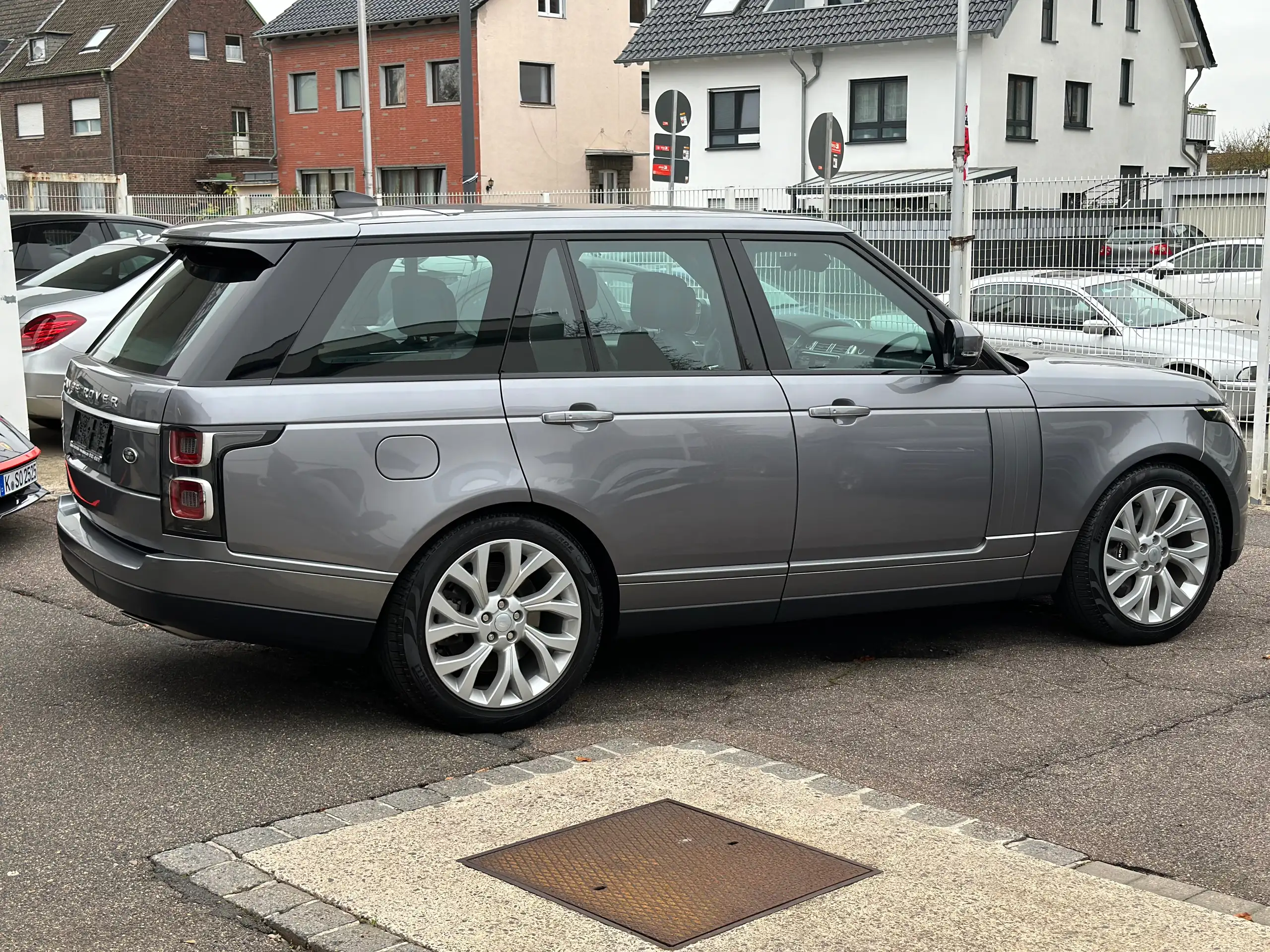 Land Rover - Range Rover