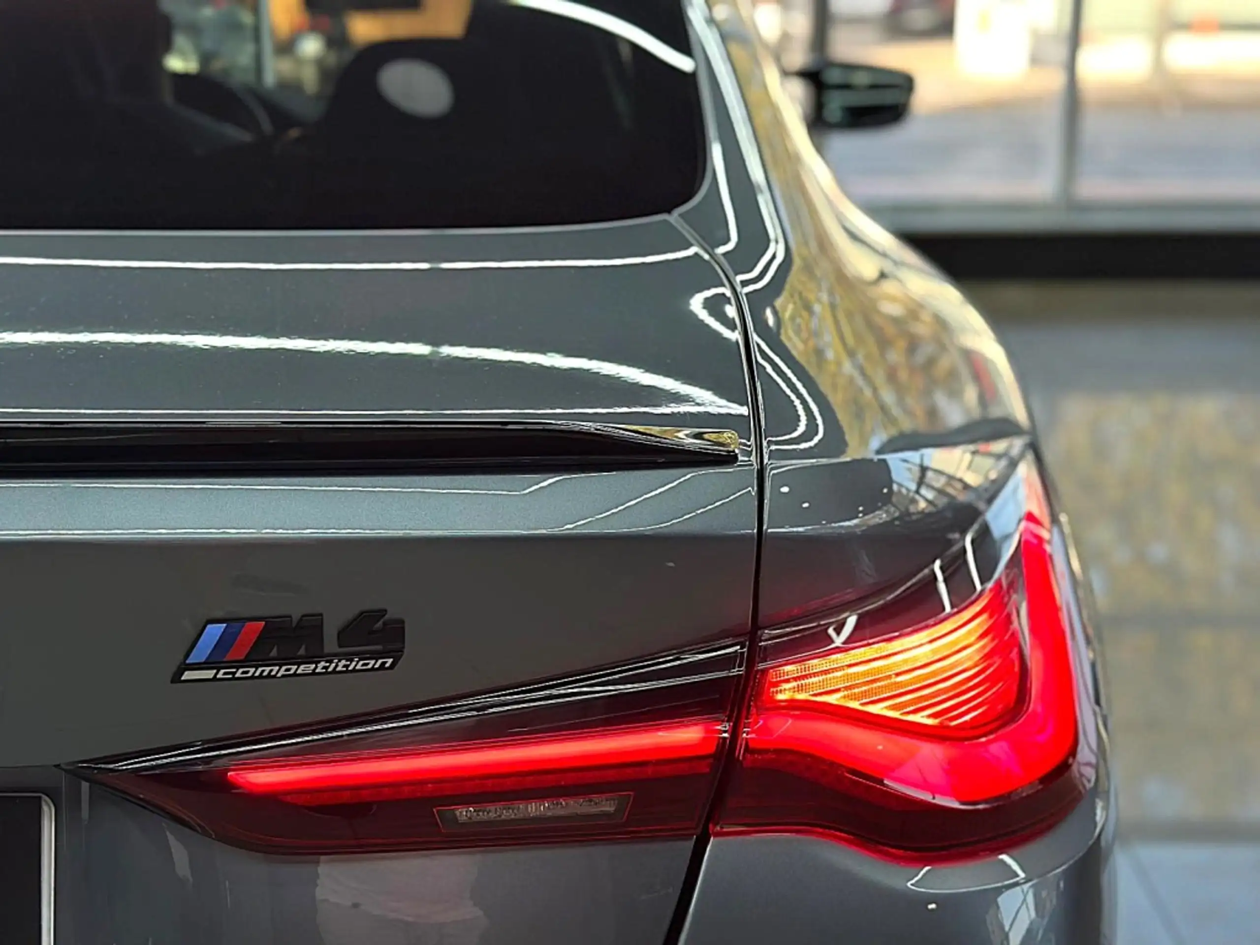 BMW - M4