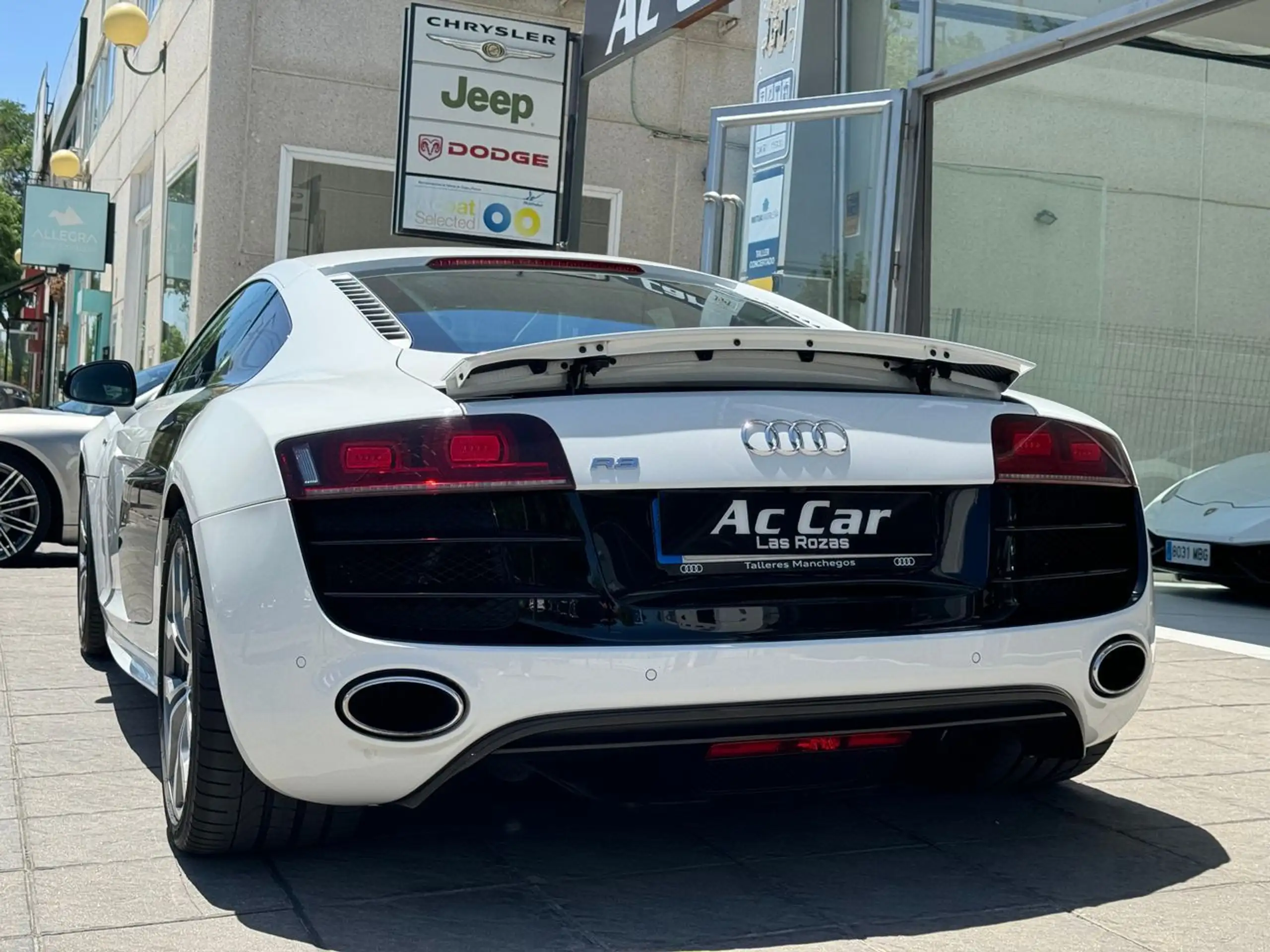 Audi - R8