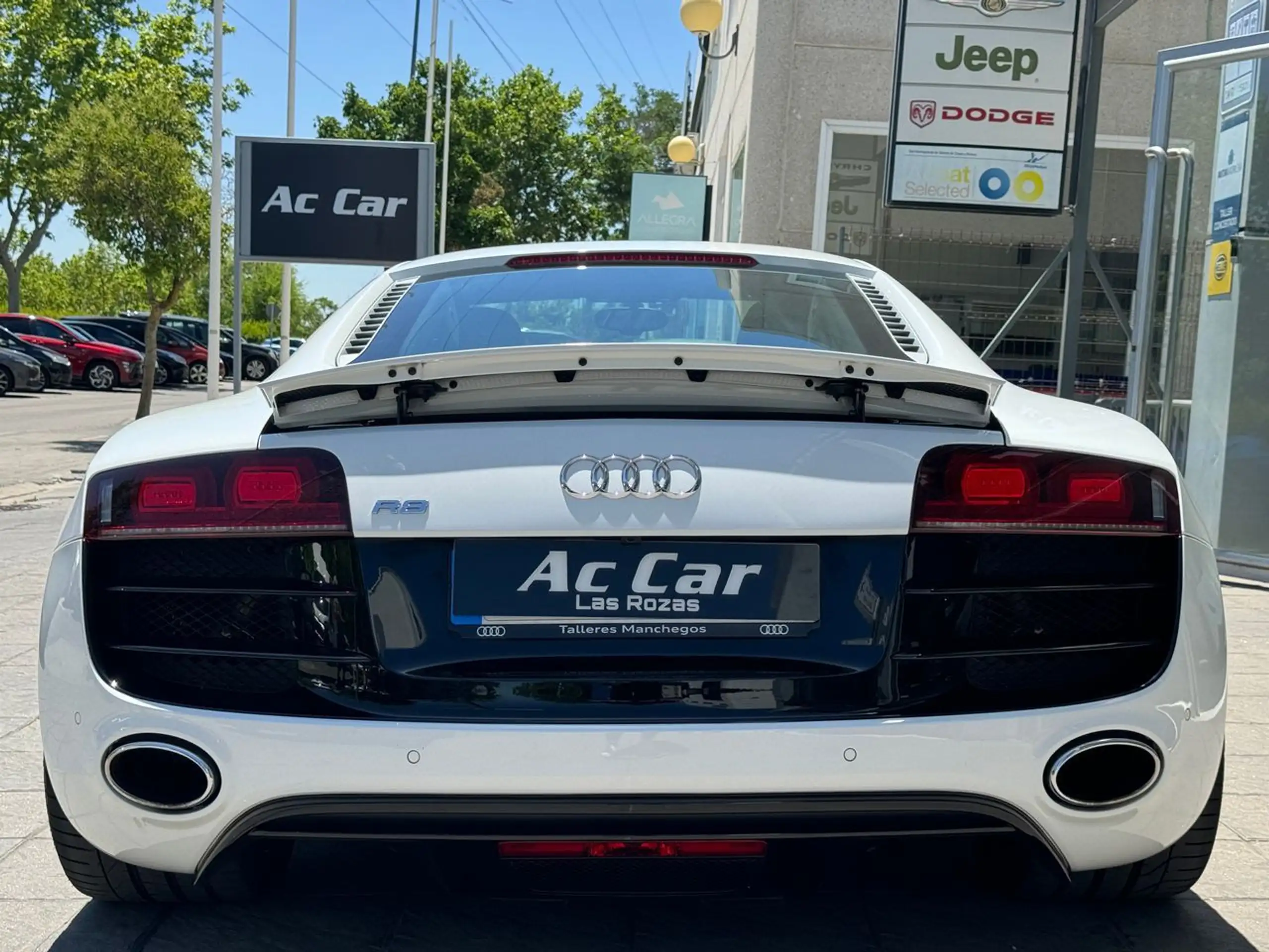 Audi - R8