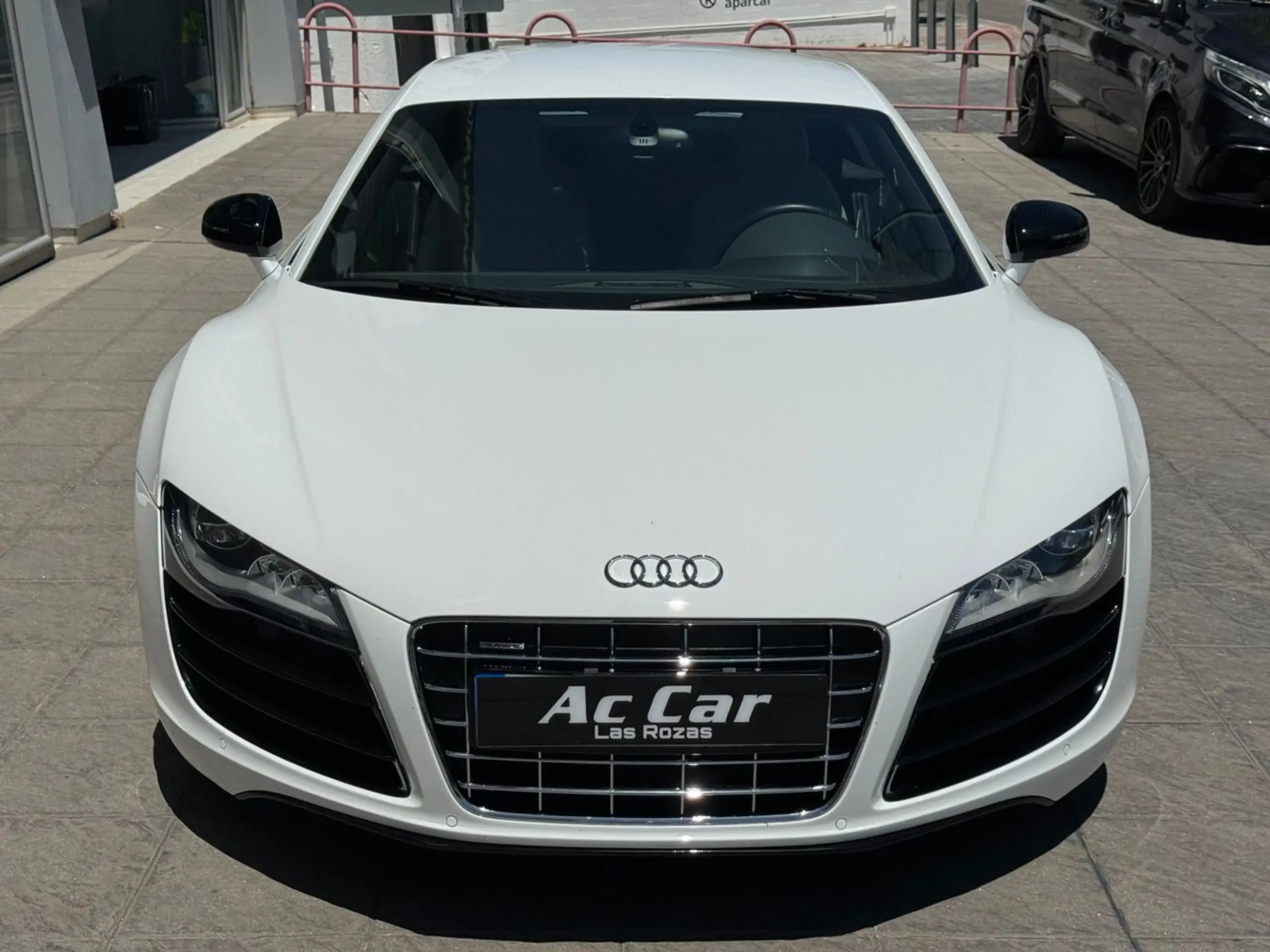 Audi - R8